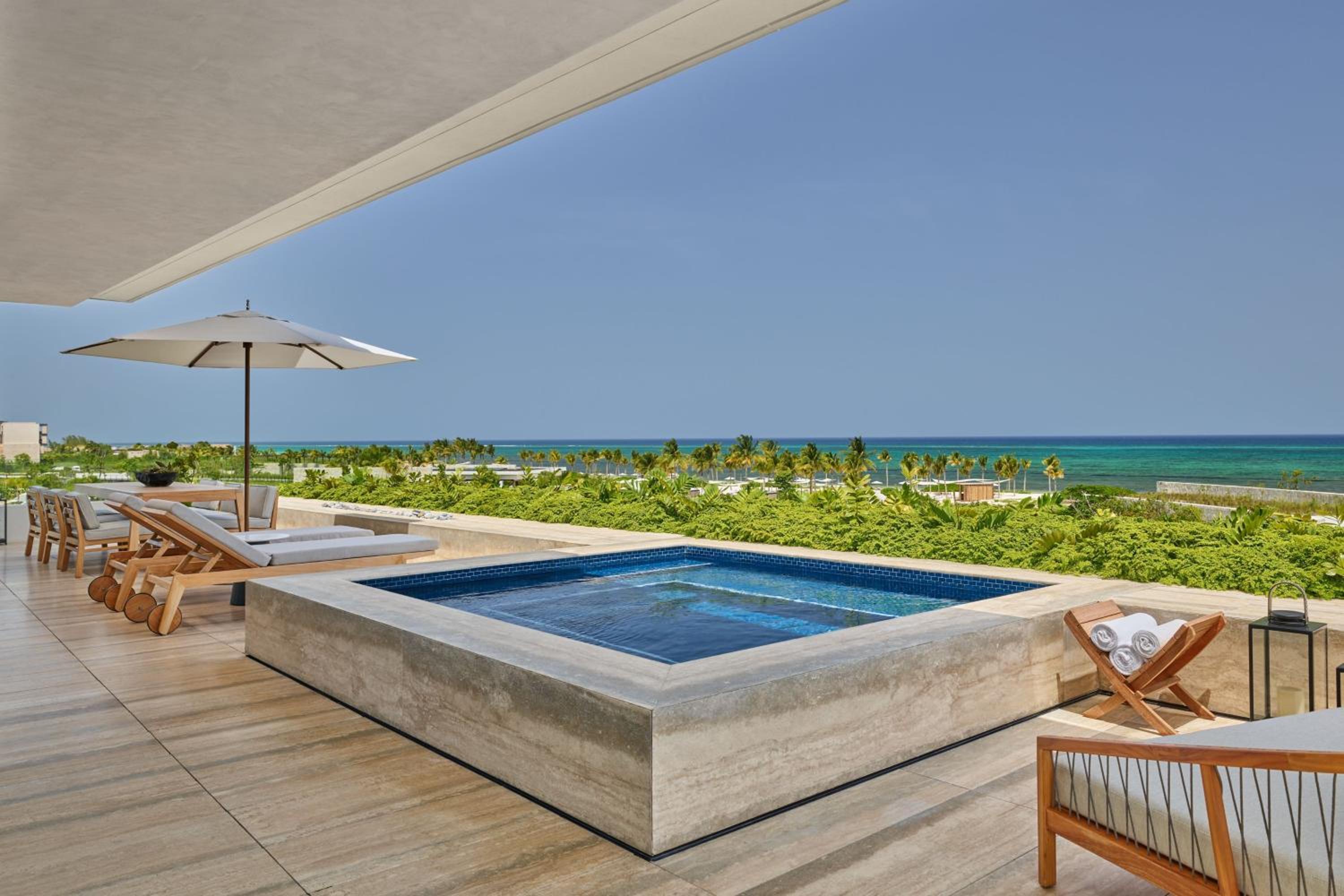 Two-Bedroom Presidential Corner Suite with Ocean View thumbnail 5