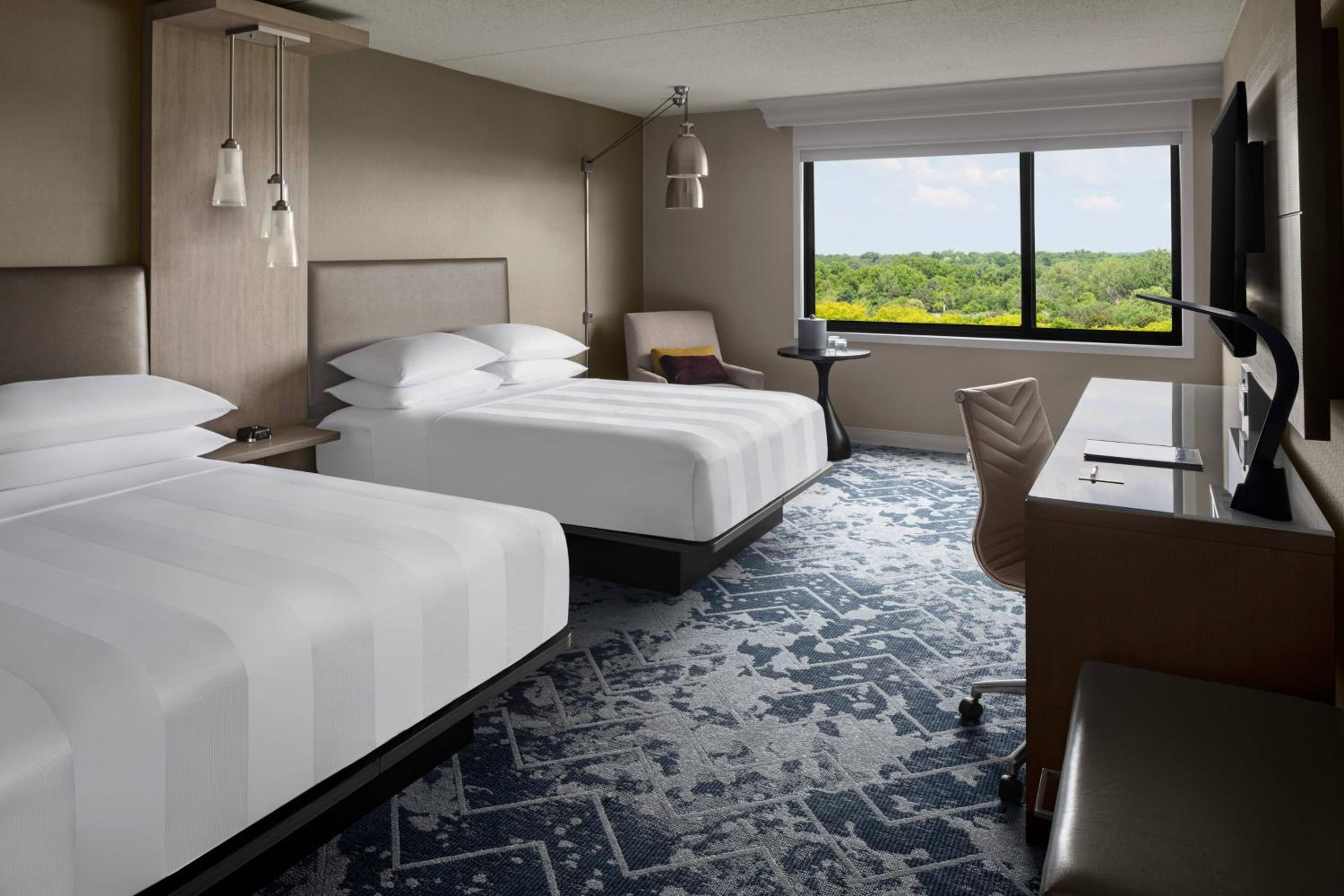 Queen Room - Photo 1