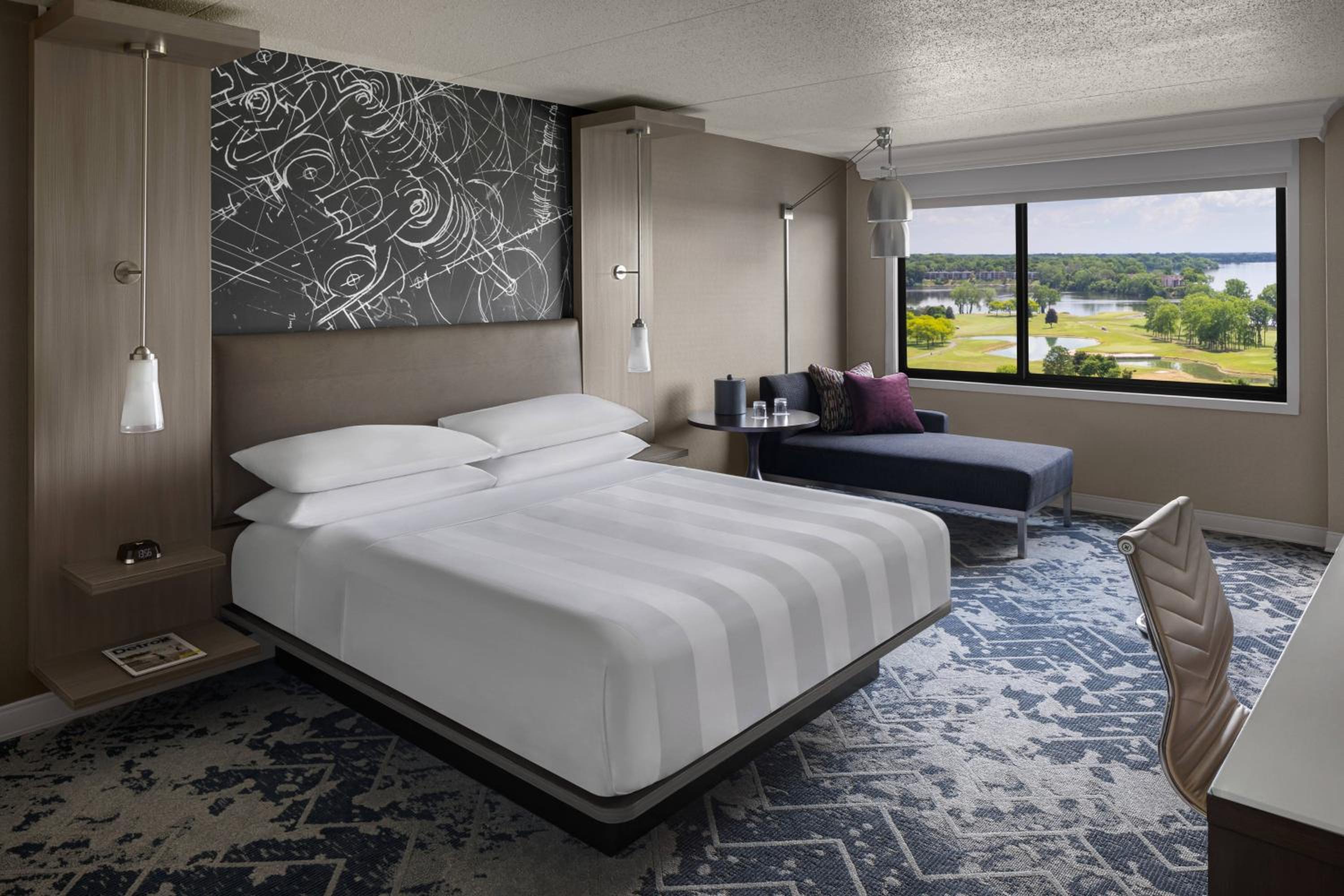 King Room with Lake View - Photo 1