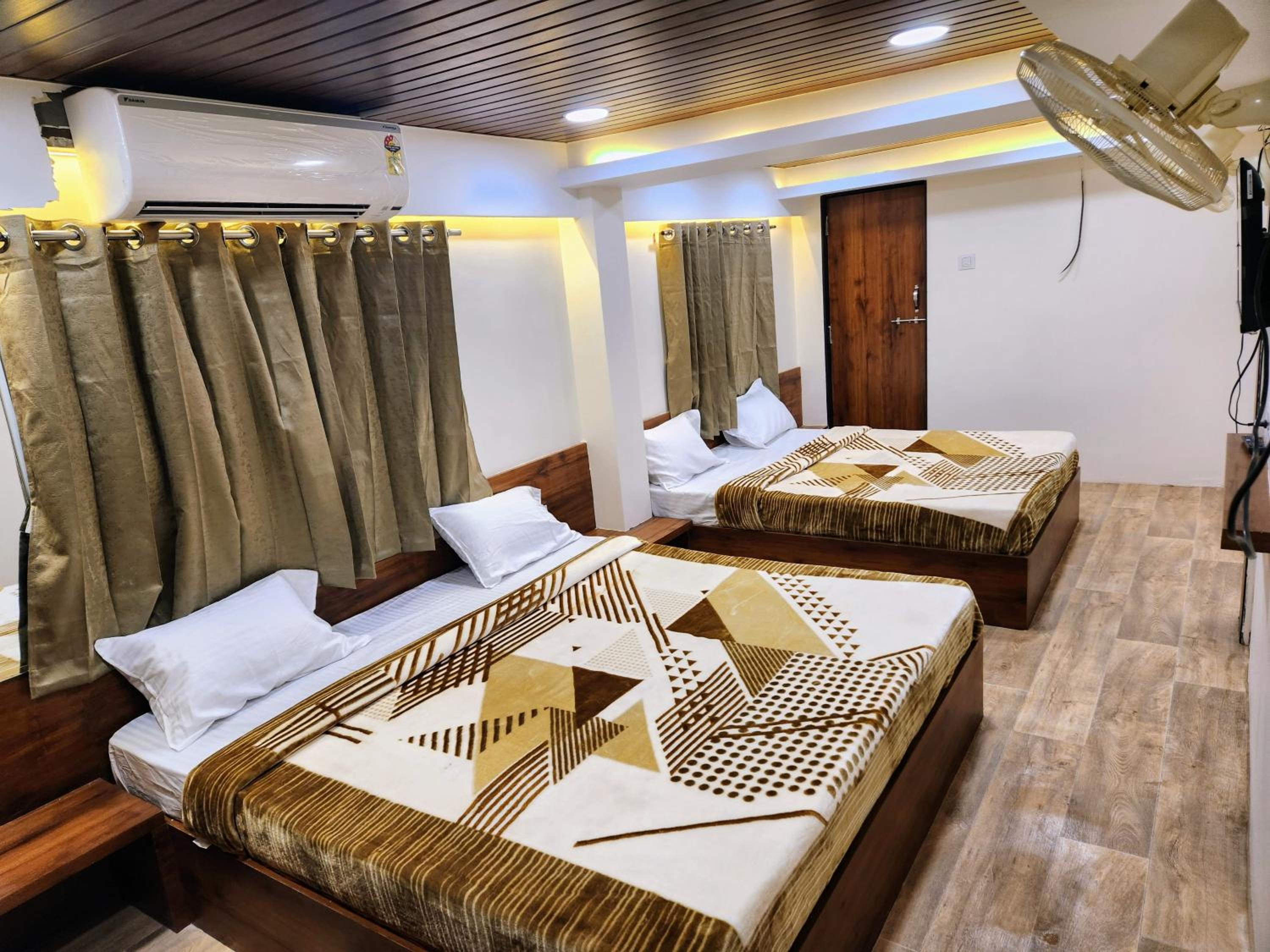 Deluxe Quadruple Room photo 3