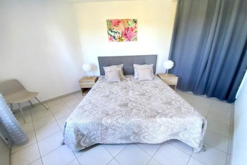 One-Bedroom Apartment - Photo 1