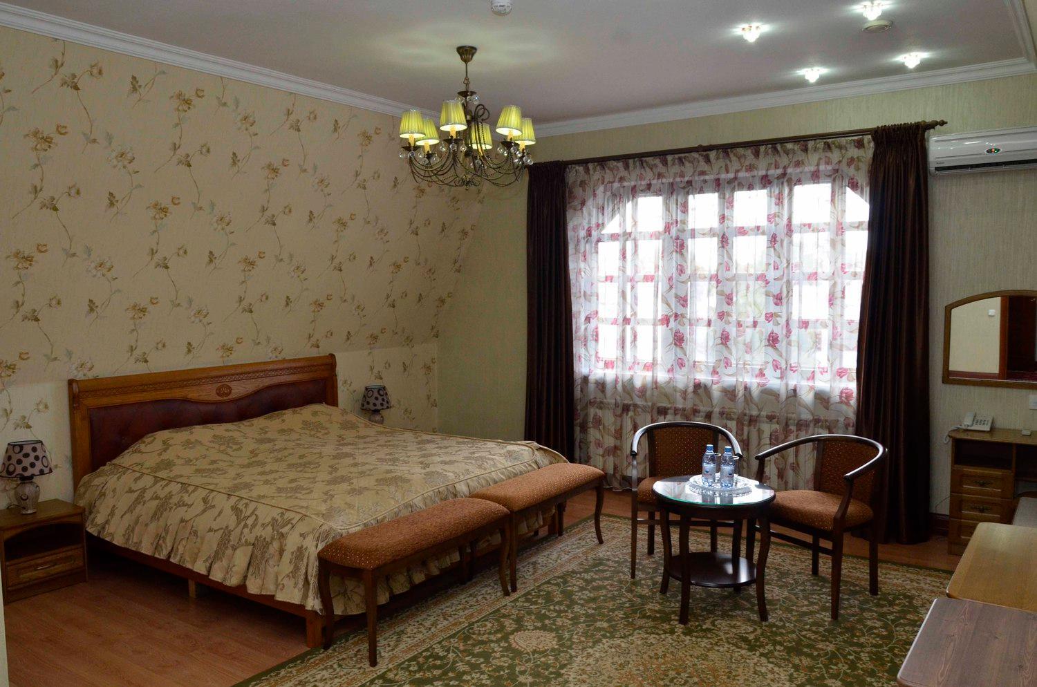 Deluxe Double Room (2 Adults + 1 Child) photo 1