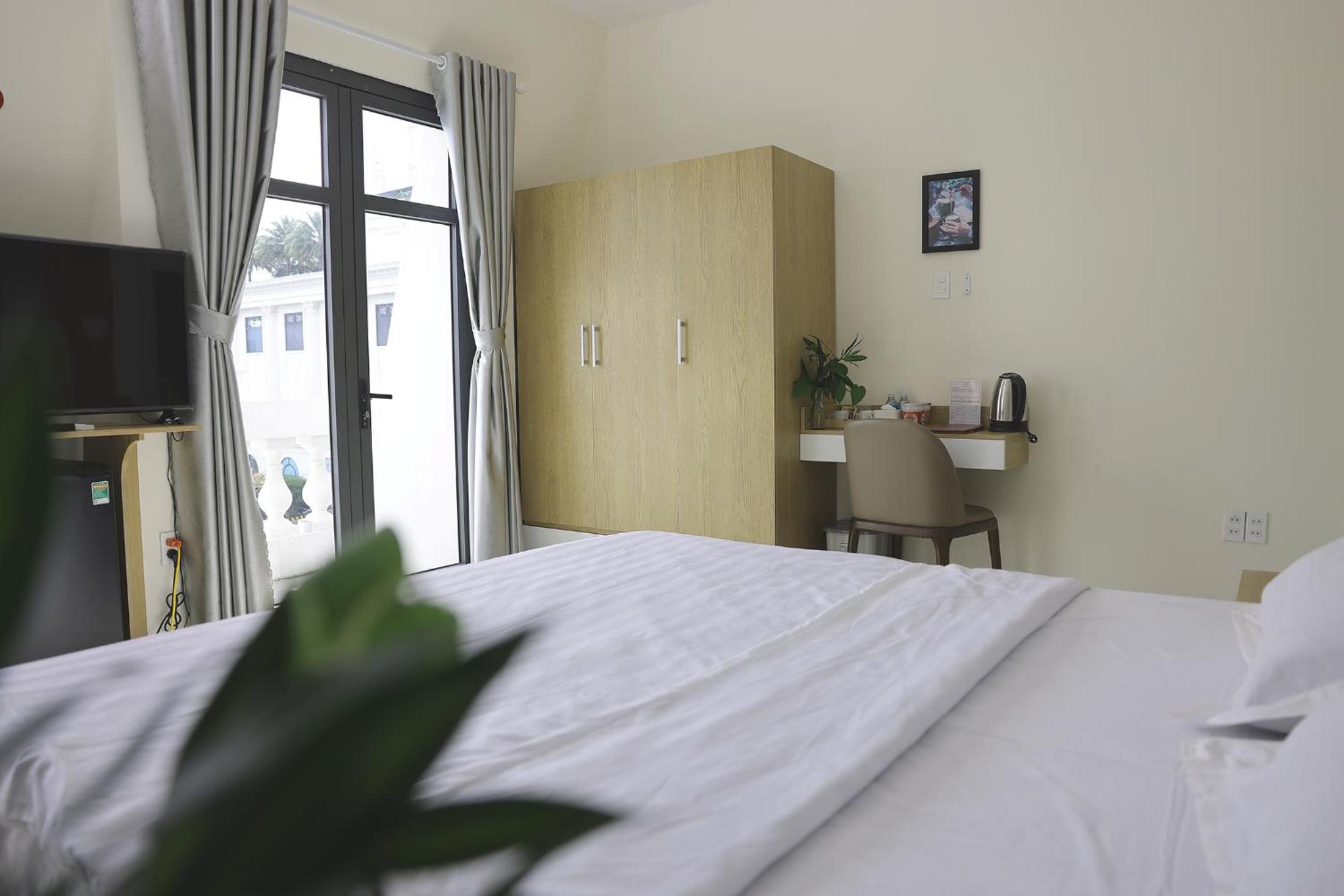 Superior King Room - Photo 21