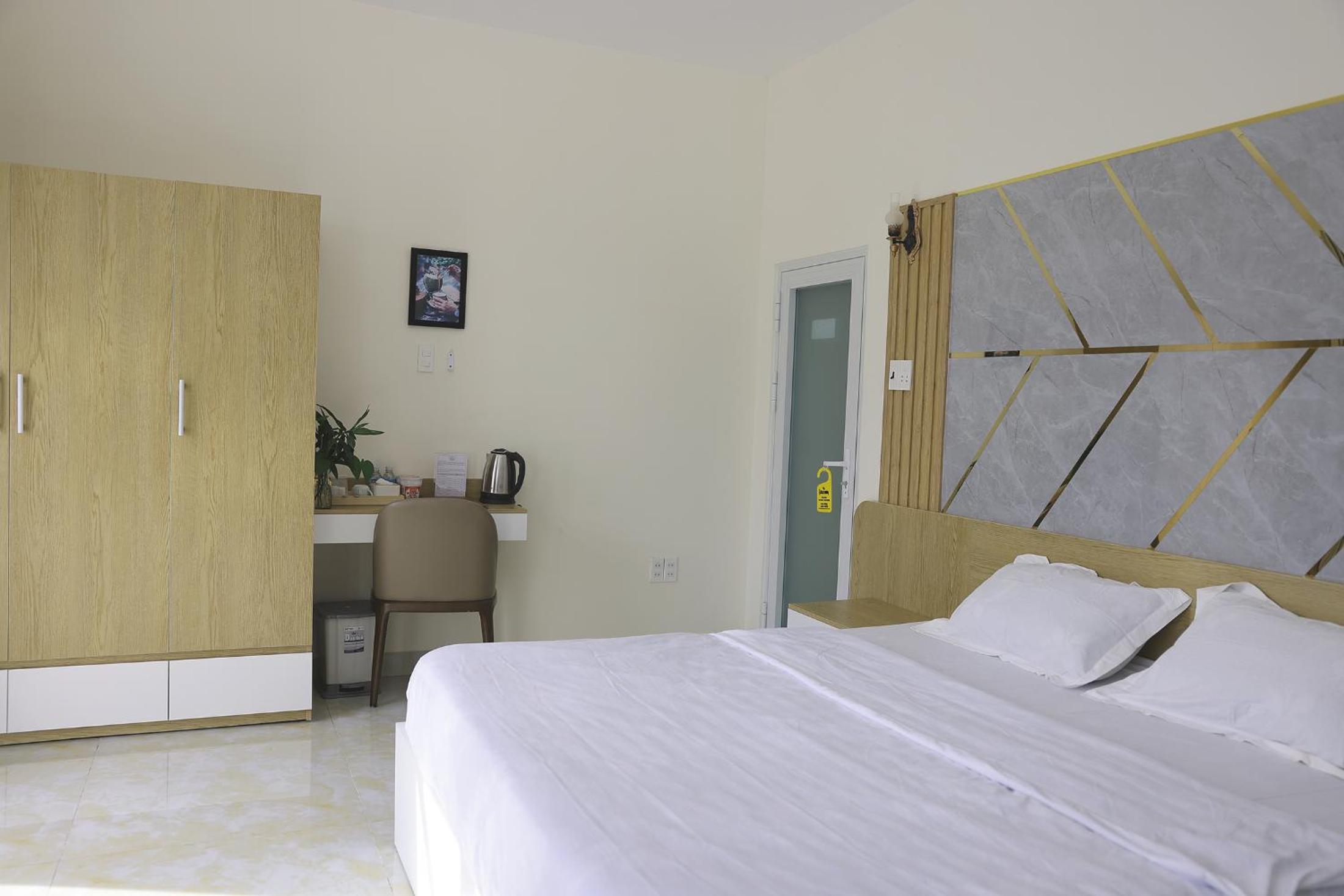 Superior King Room - Photo 22