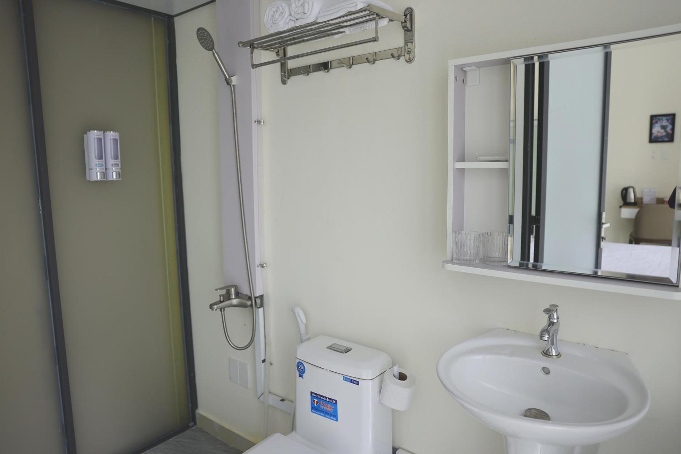 Superior King Room - Photo 7