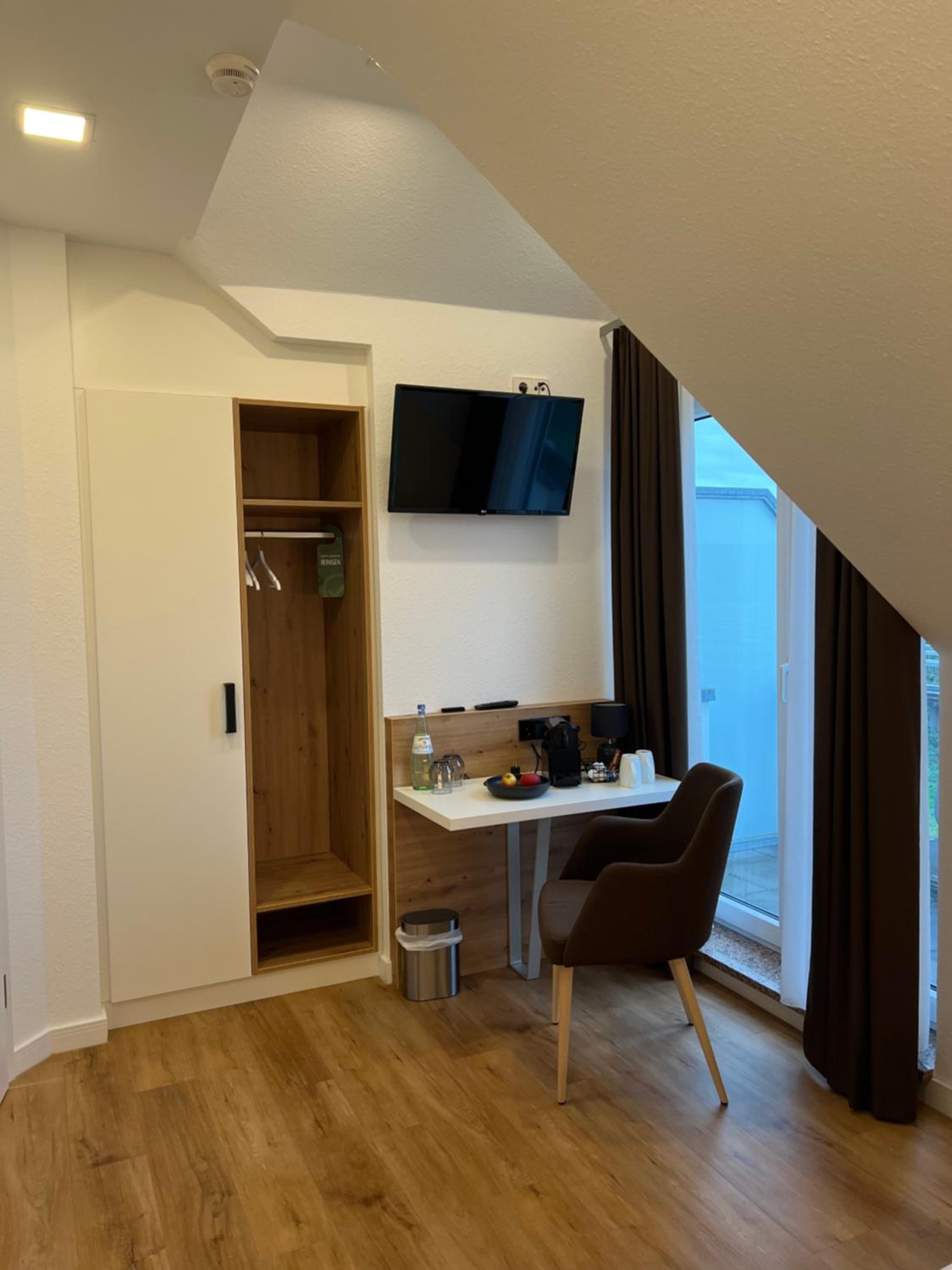 King Room with Balcony photo 3