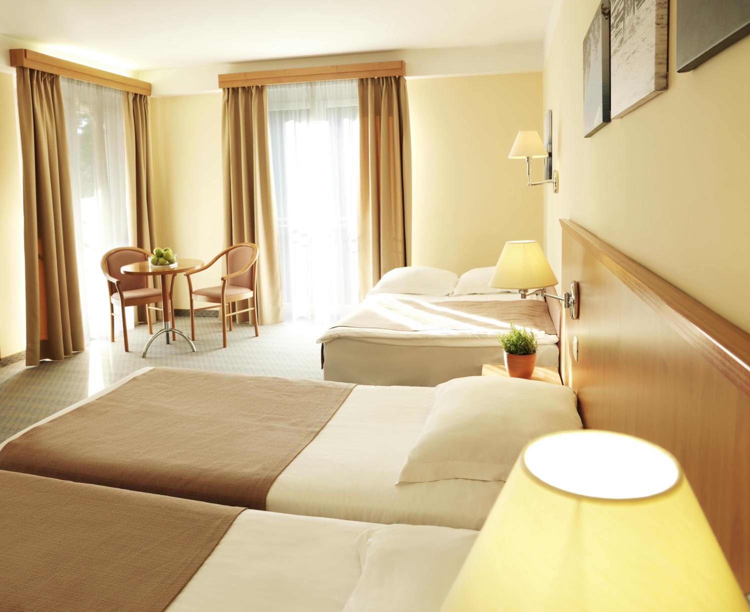 Family Room (2 Adults + 2 Children) with Balcony