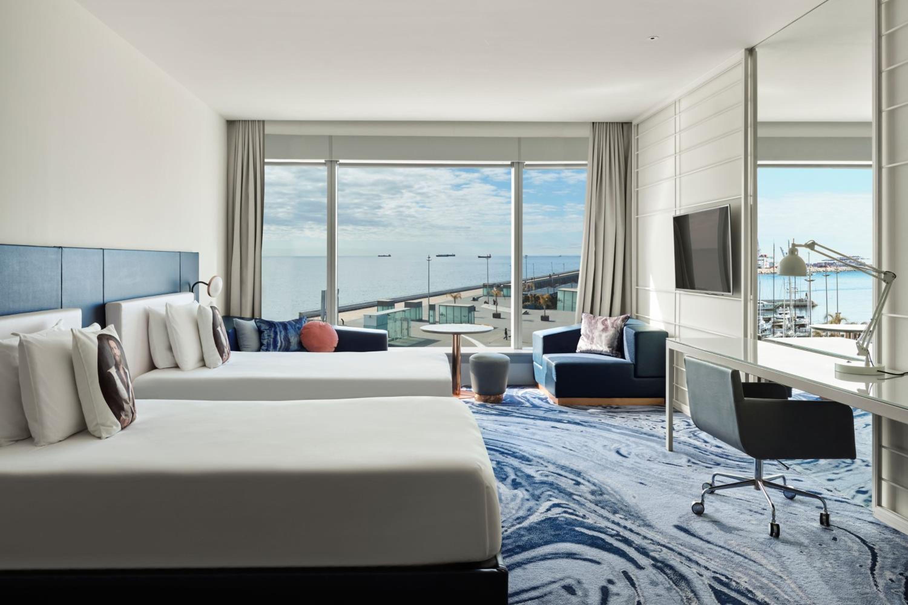 Cozy Twin Room