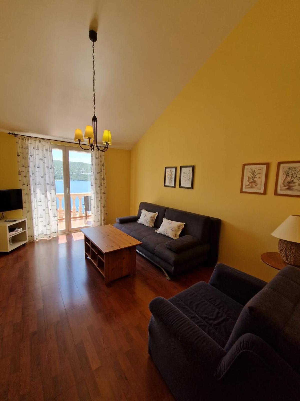 Villa photo 1