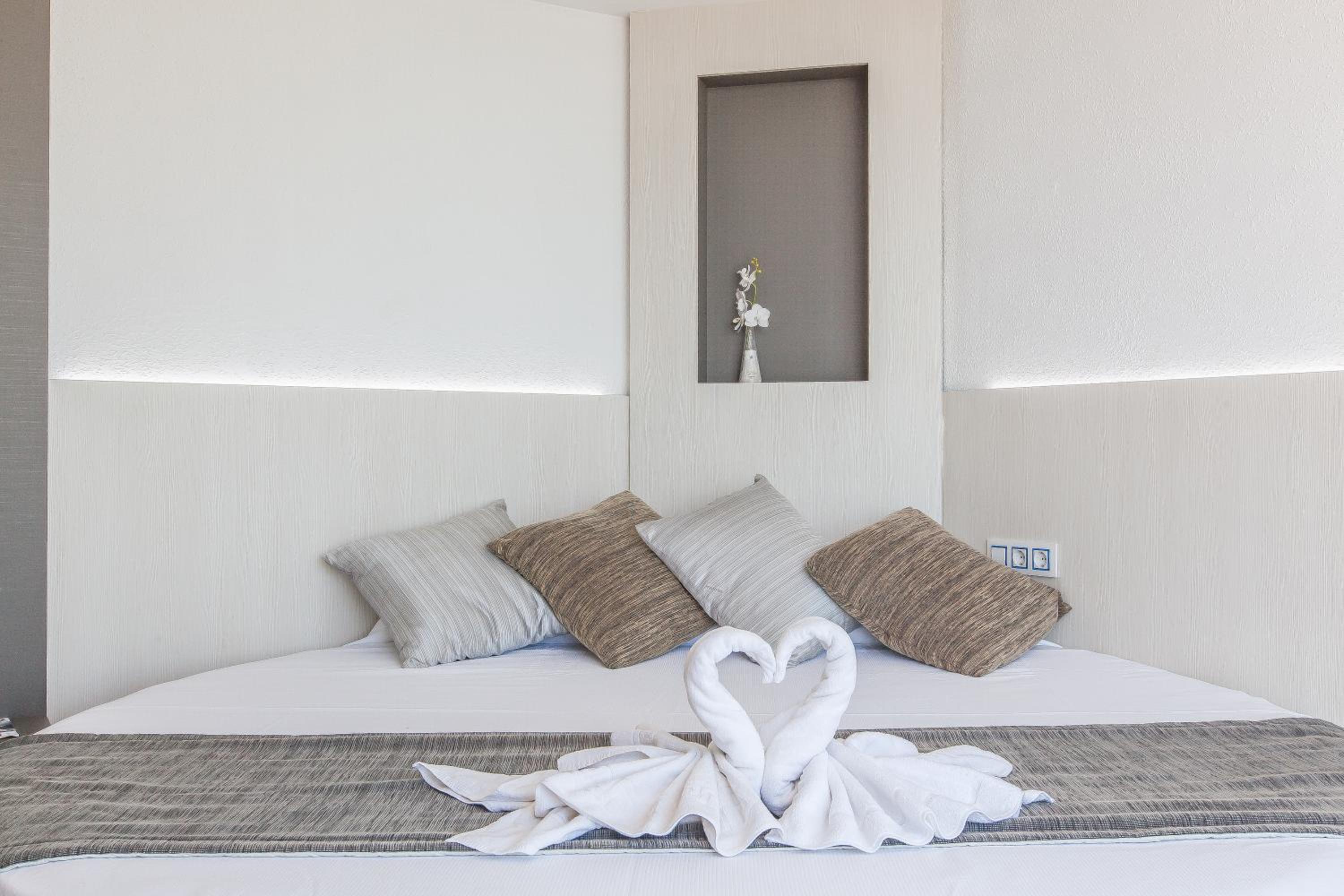 Junior Suite with Pool View