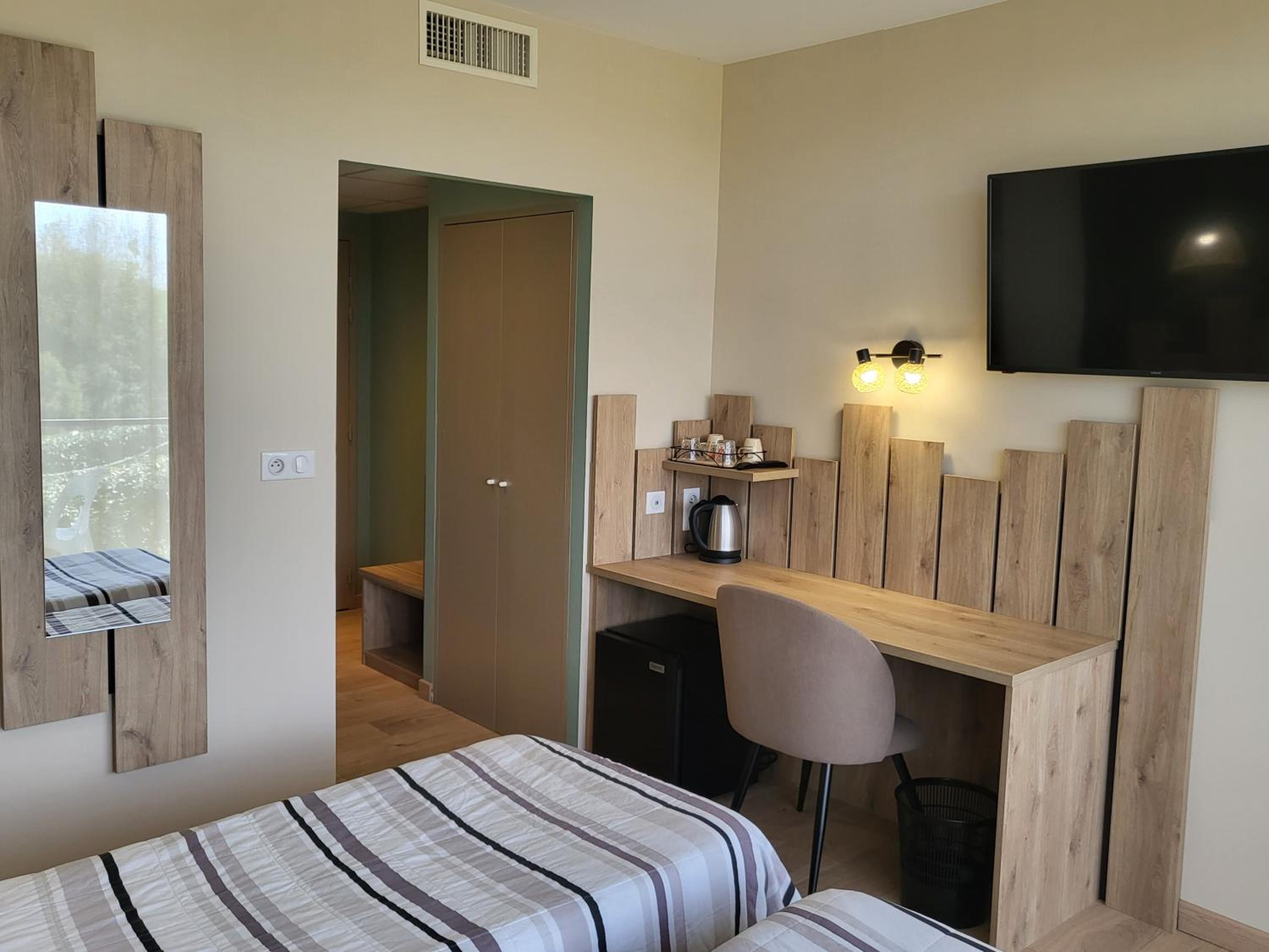Twin Room - Photo 4