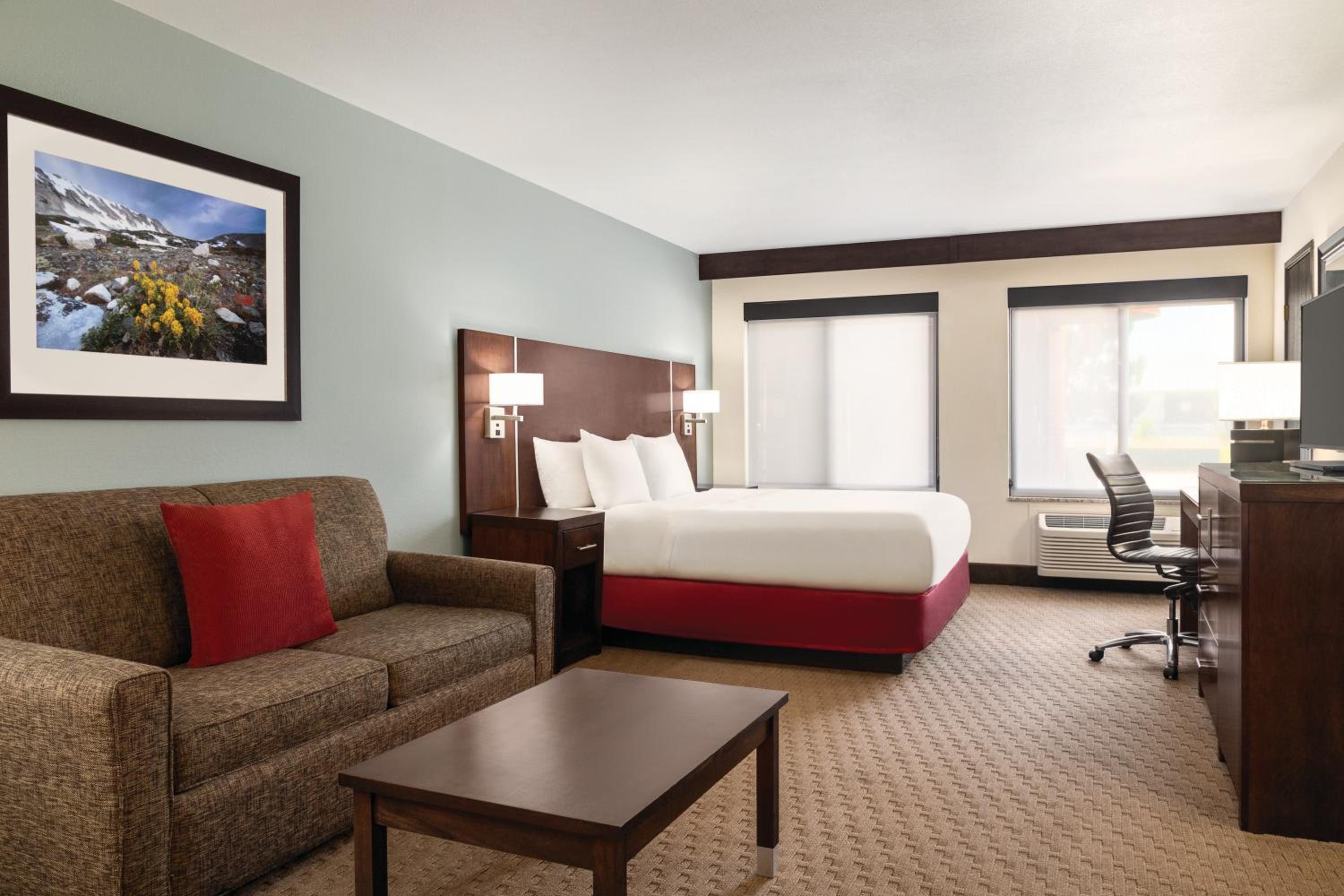 King Room - Non-Smoking - Photo 1