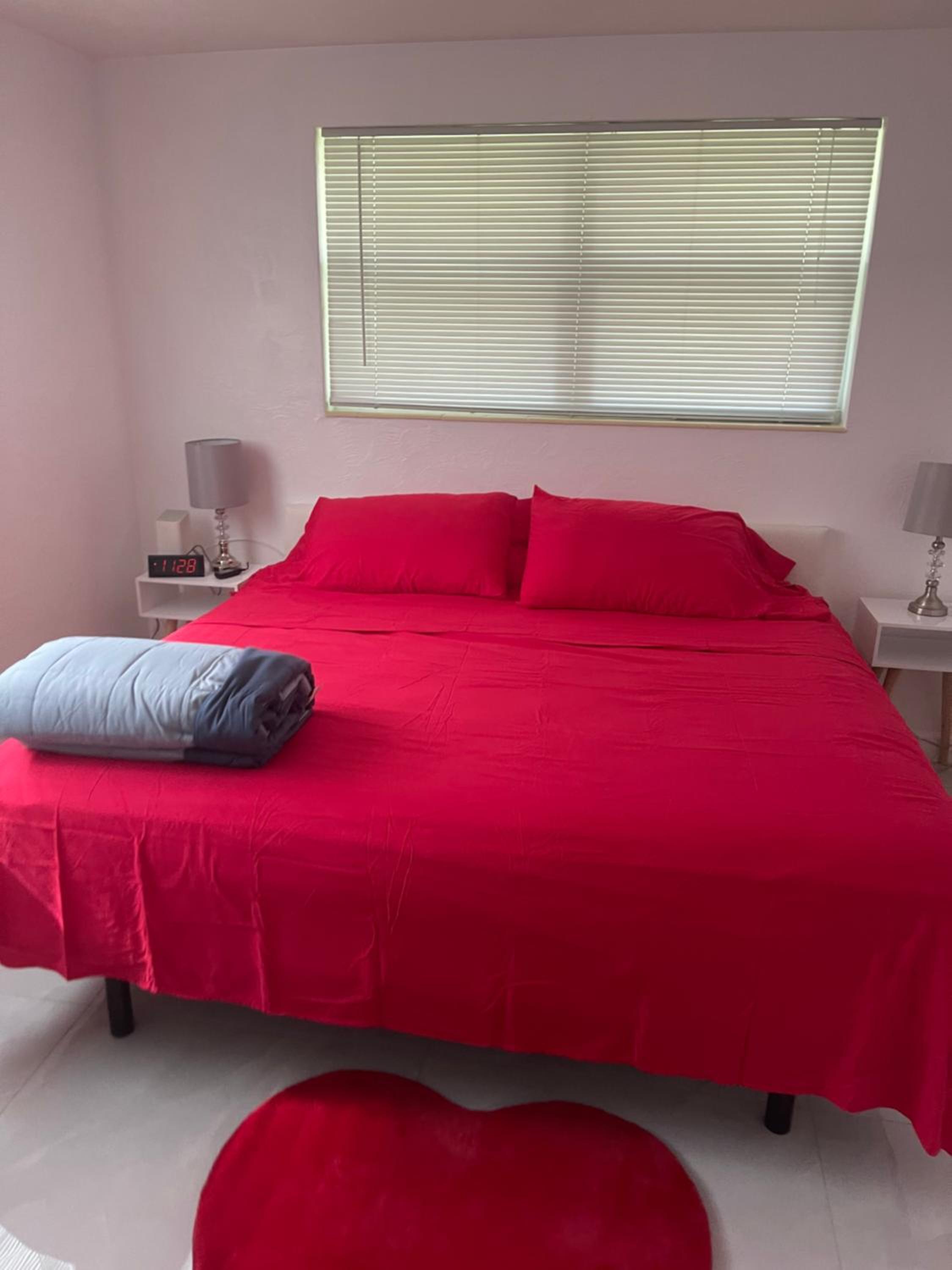 One-Bedroom House photo 1
