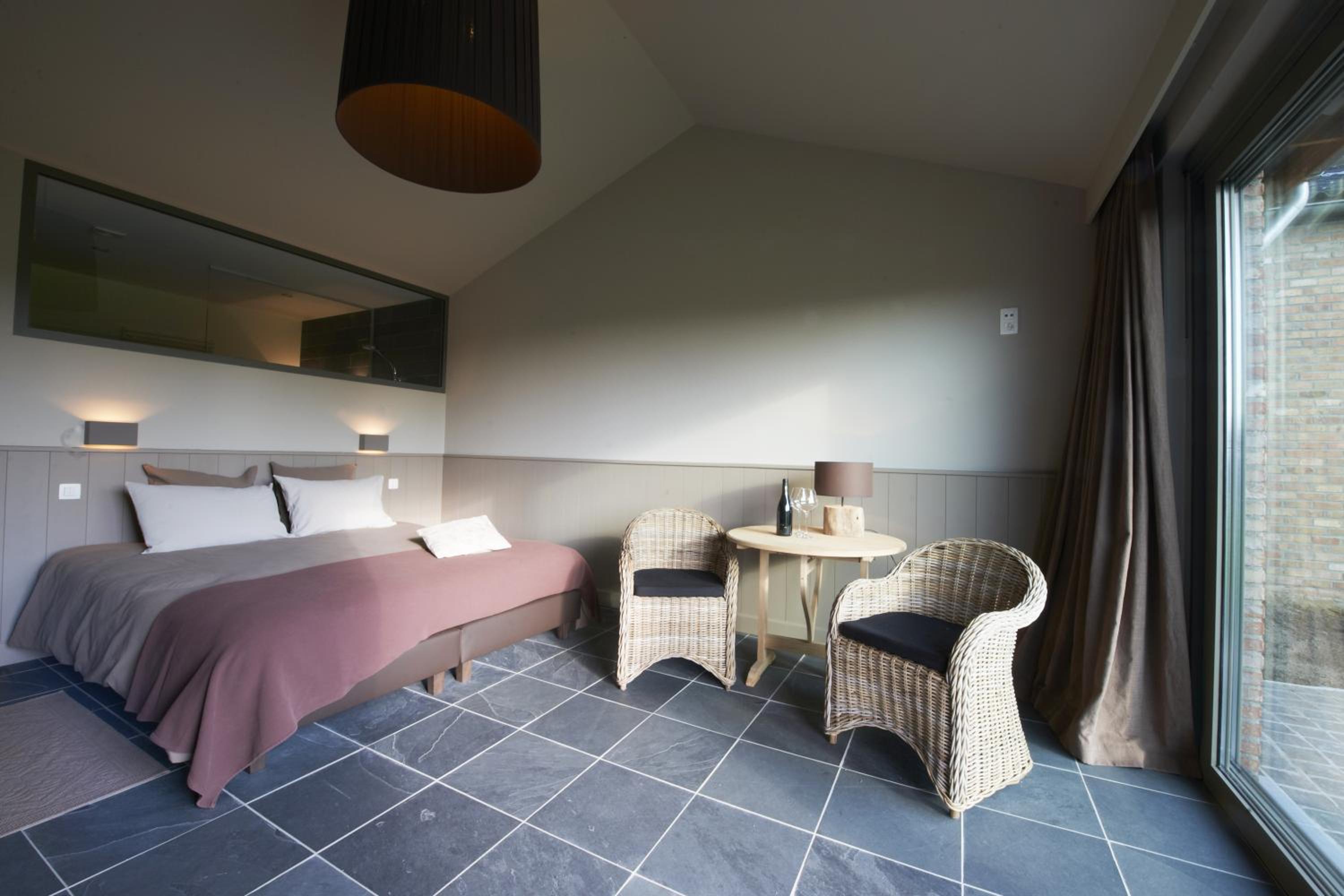 Large Double Room photo 1