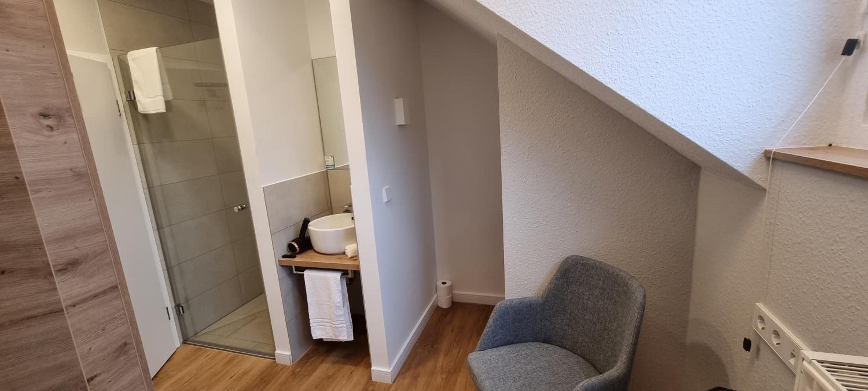 Single Room photo 3