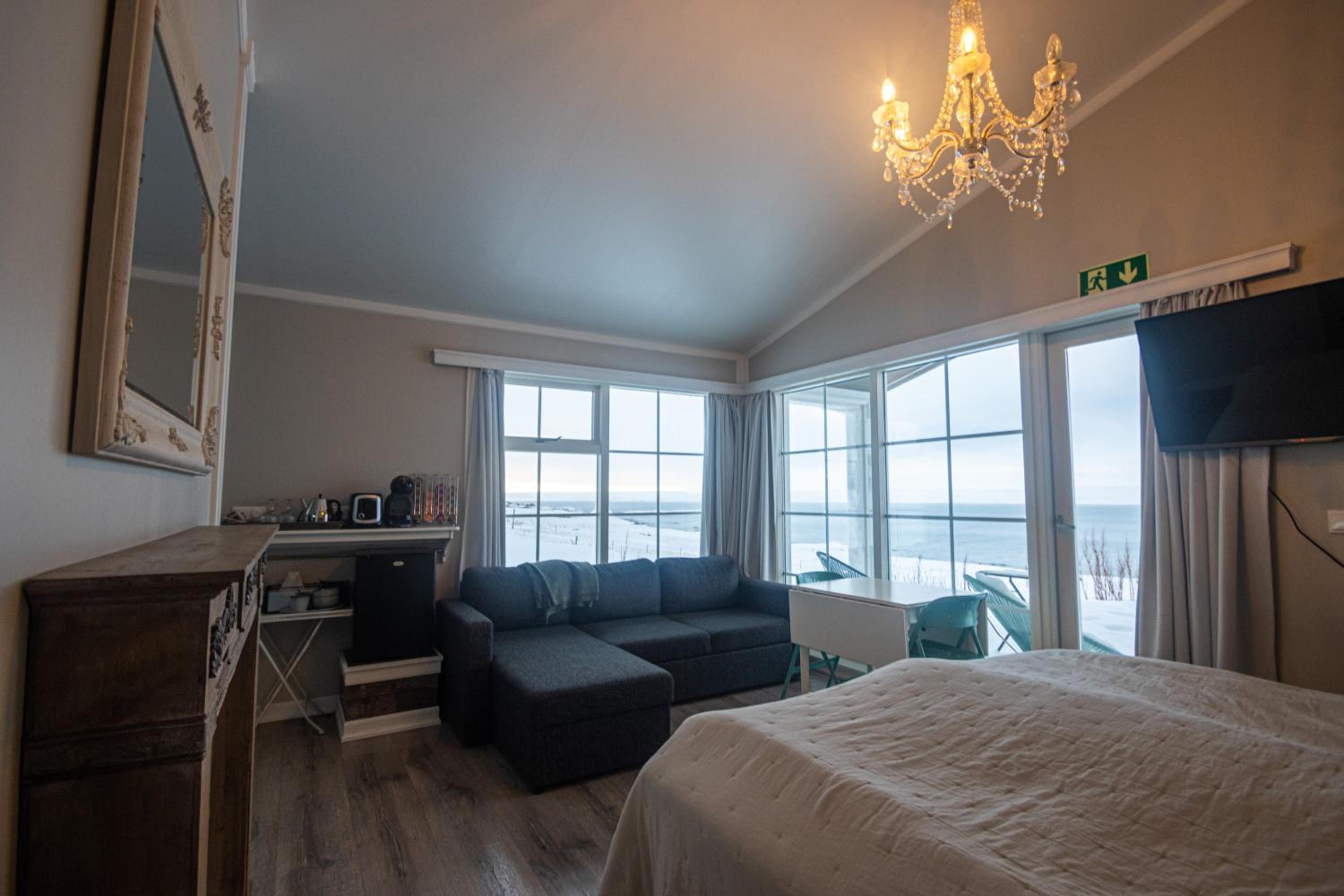 One-Bedroom House photo 1