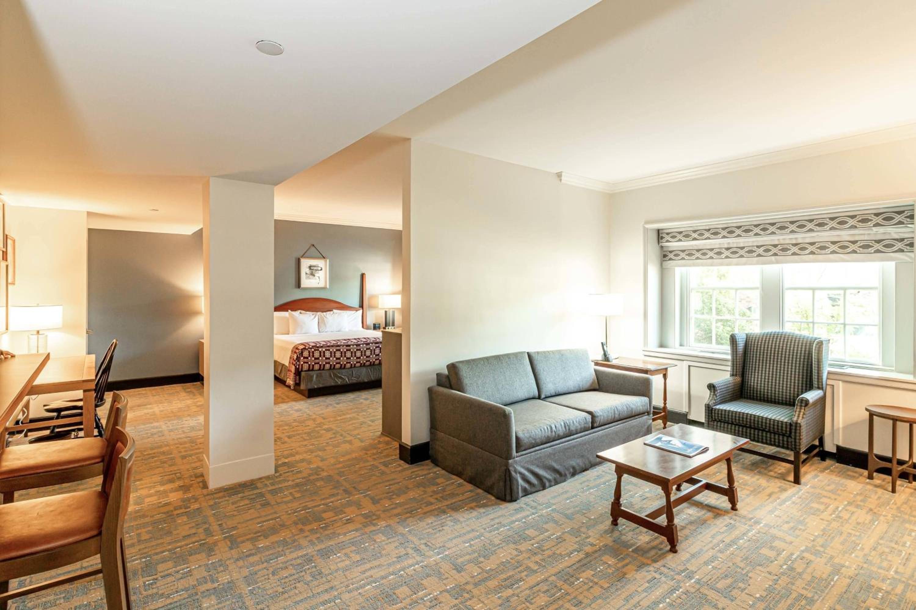 Standard King Room photo 2
