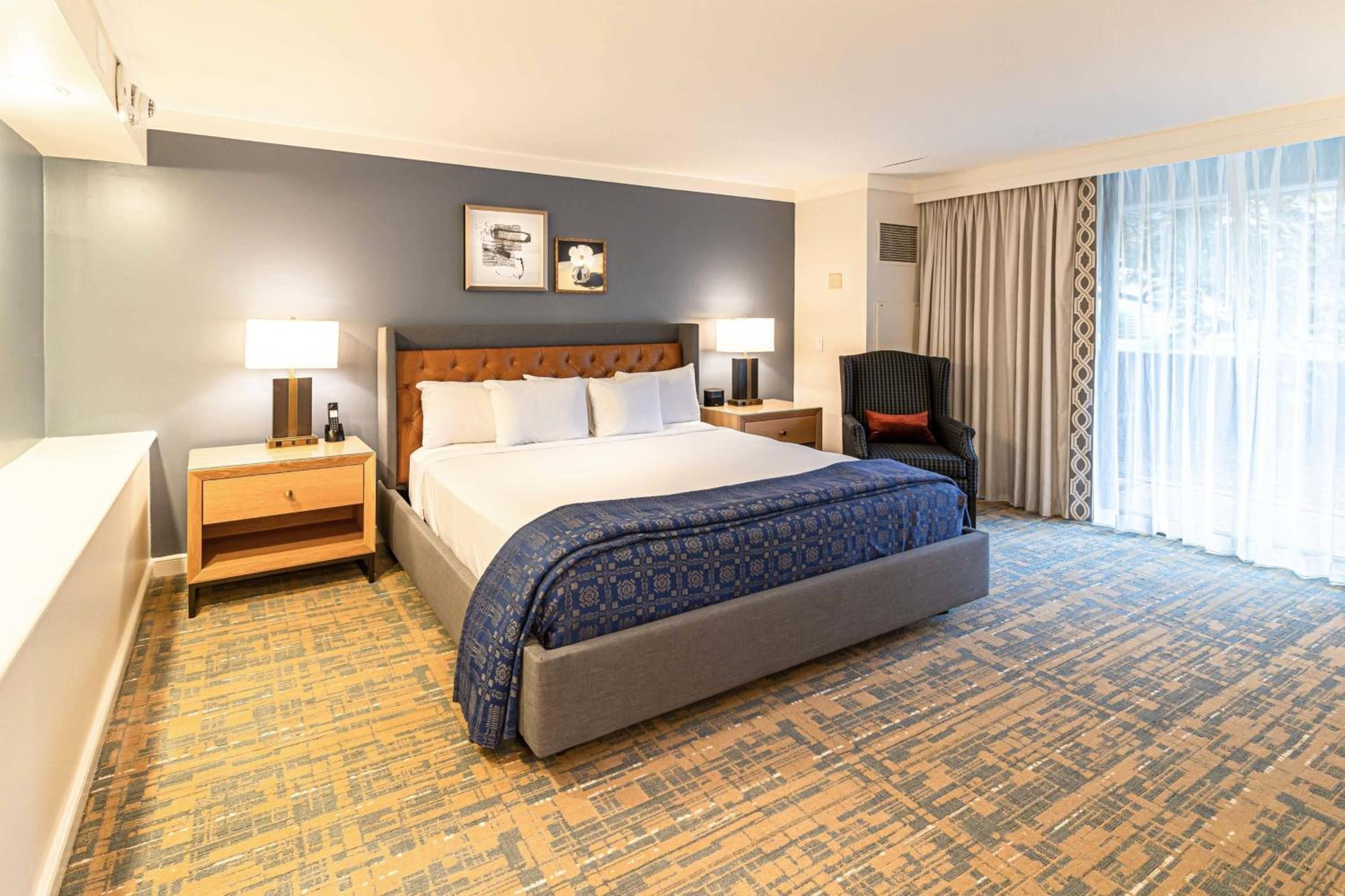 Premium King Room with Balcony