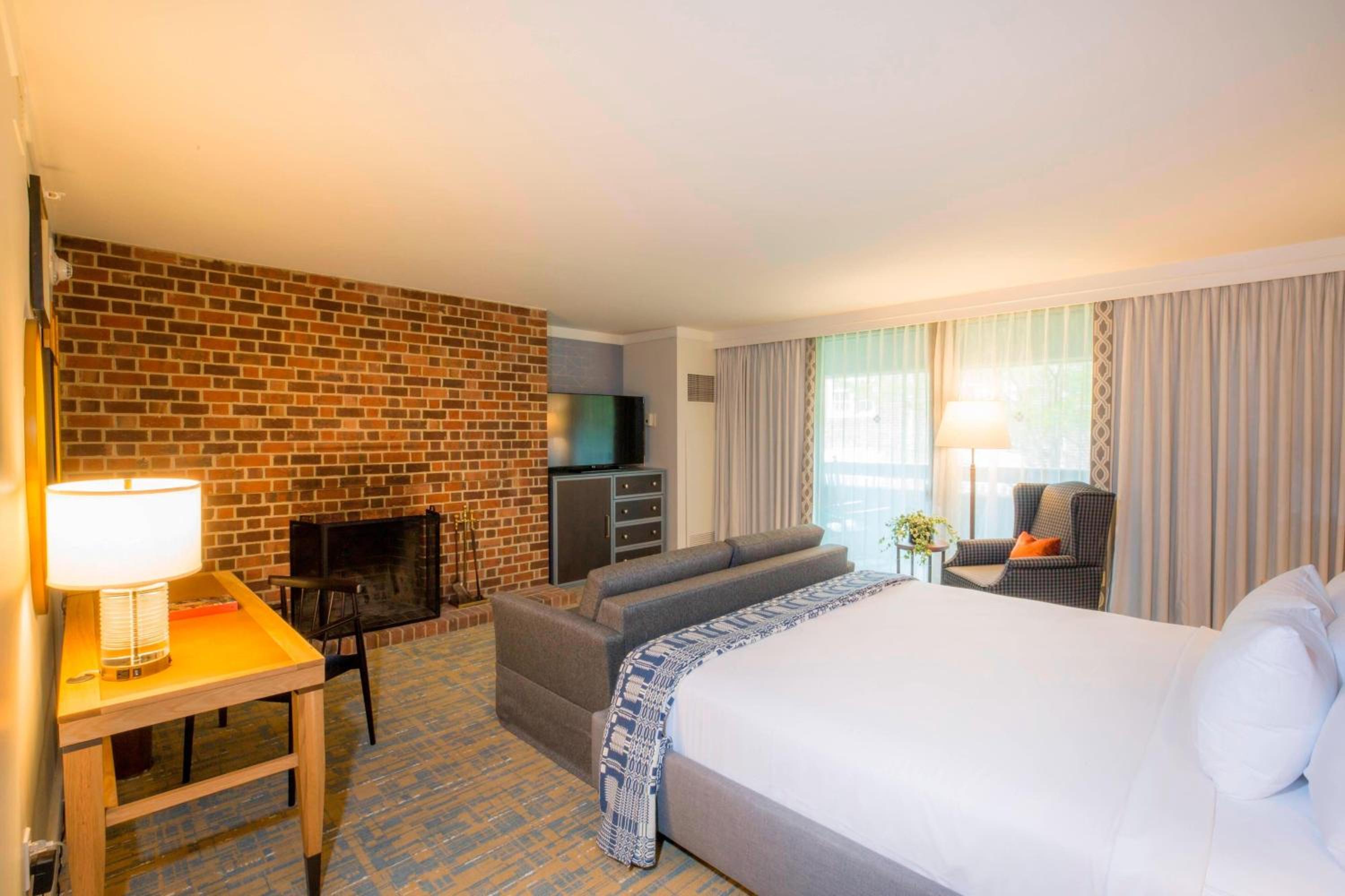 Premium King Room photo 3