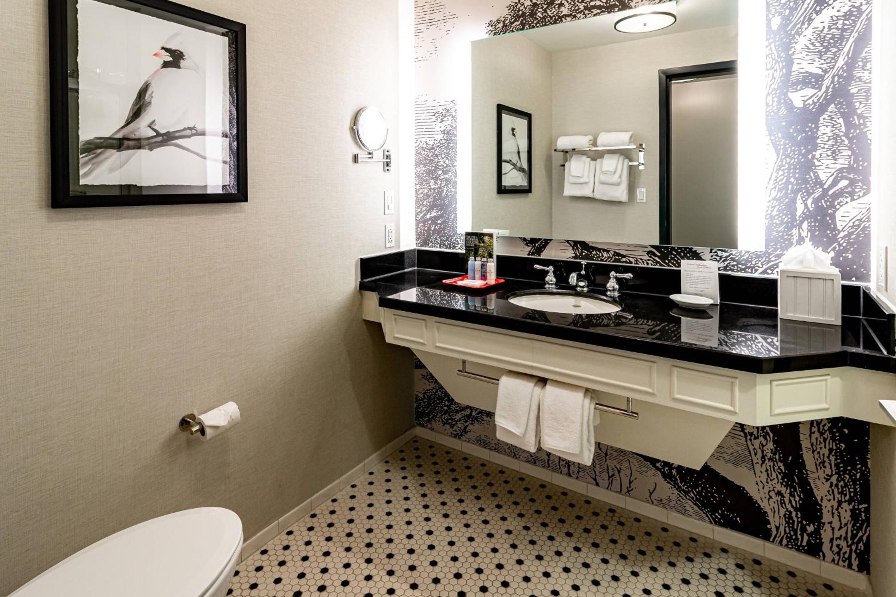Deluxe King Room photo 3