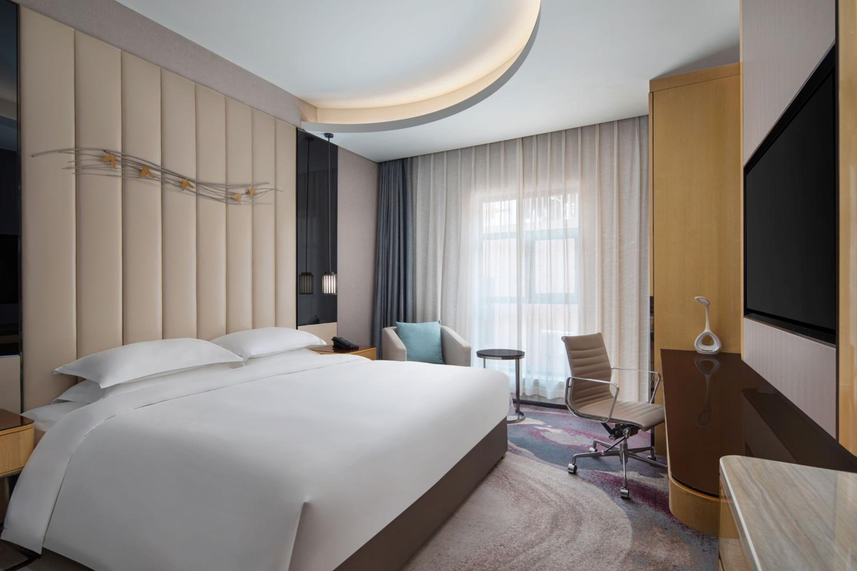 Superior King Room - Photo 1