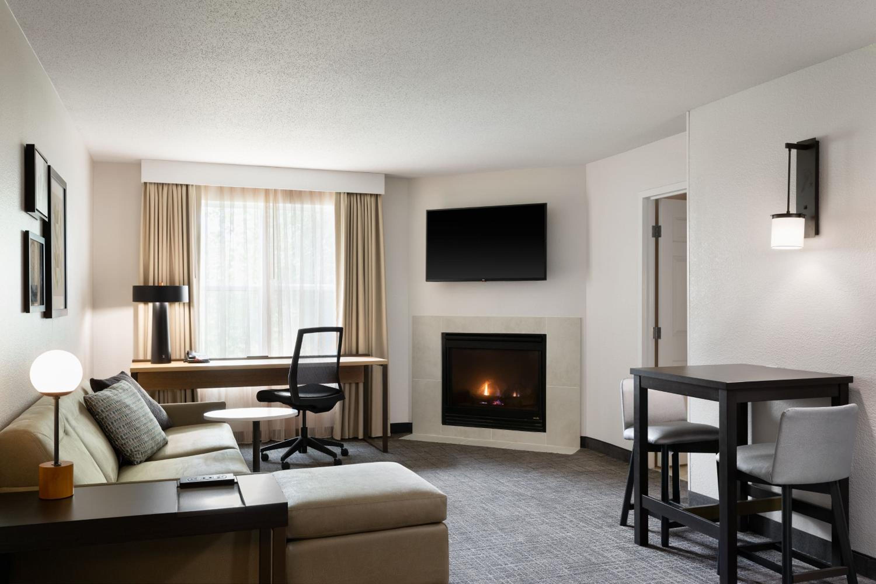 One-Bedroom King Suite with Sofa Bed and Fireplace photo 1