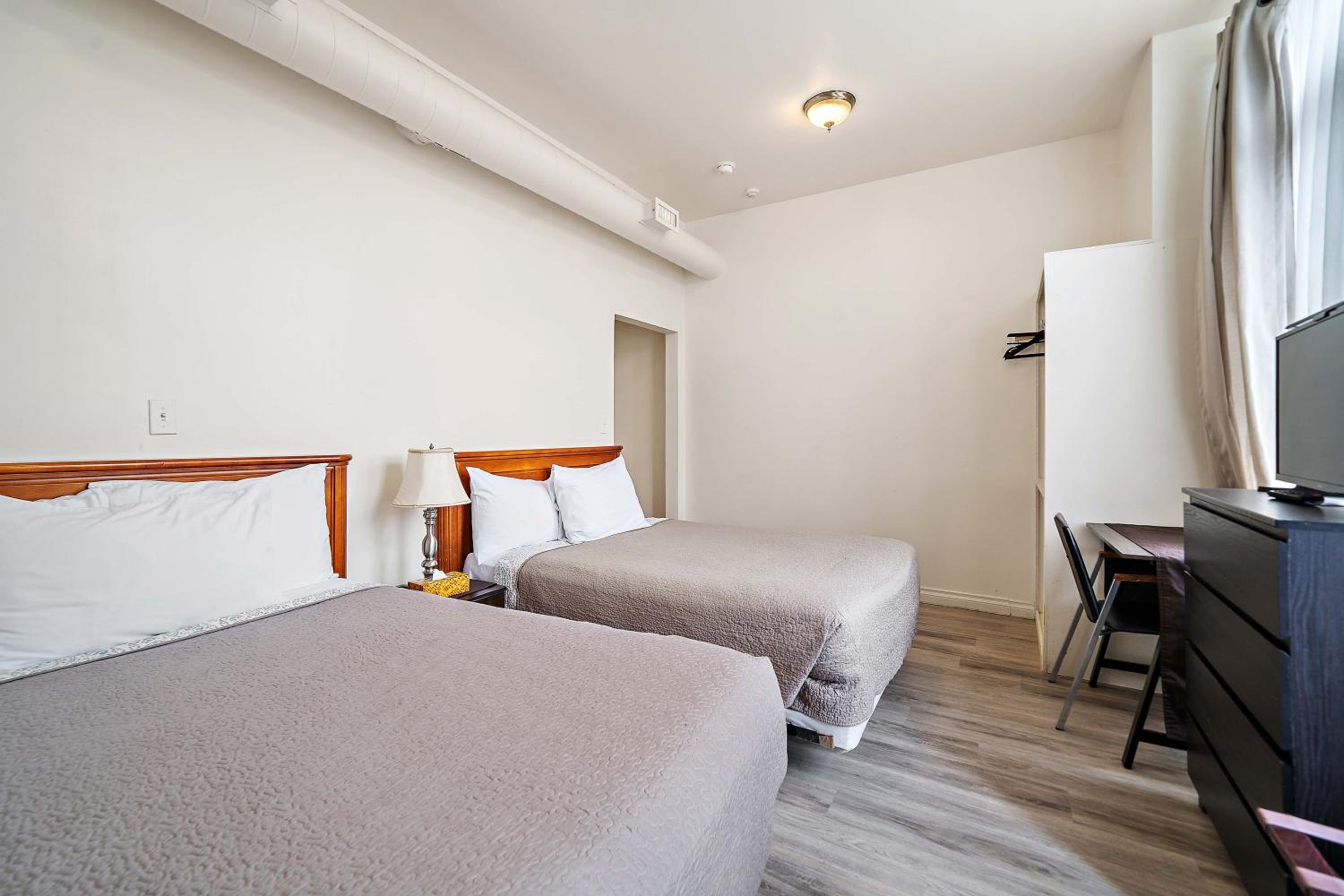 Family Room, 2 Double Beds - Photo 3