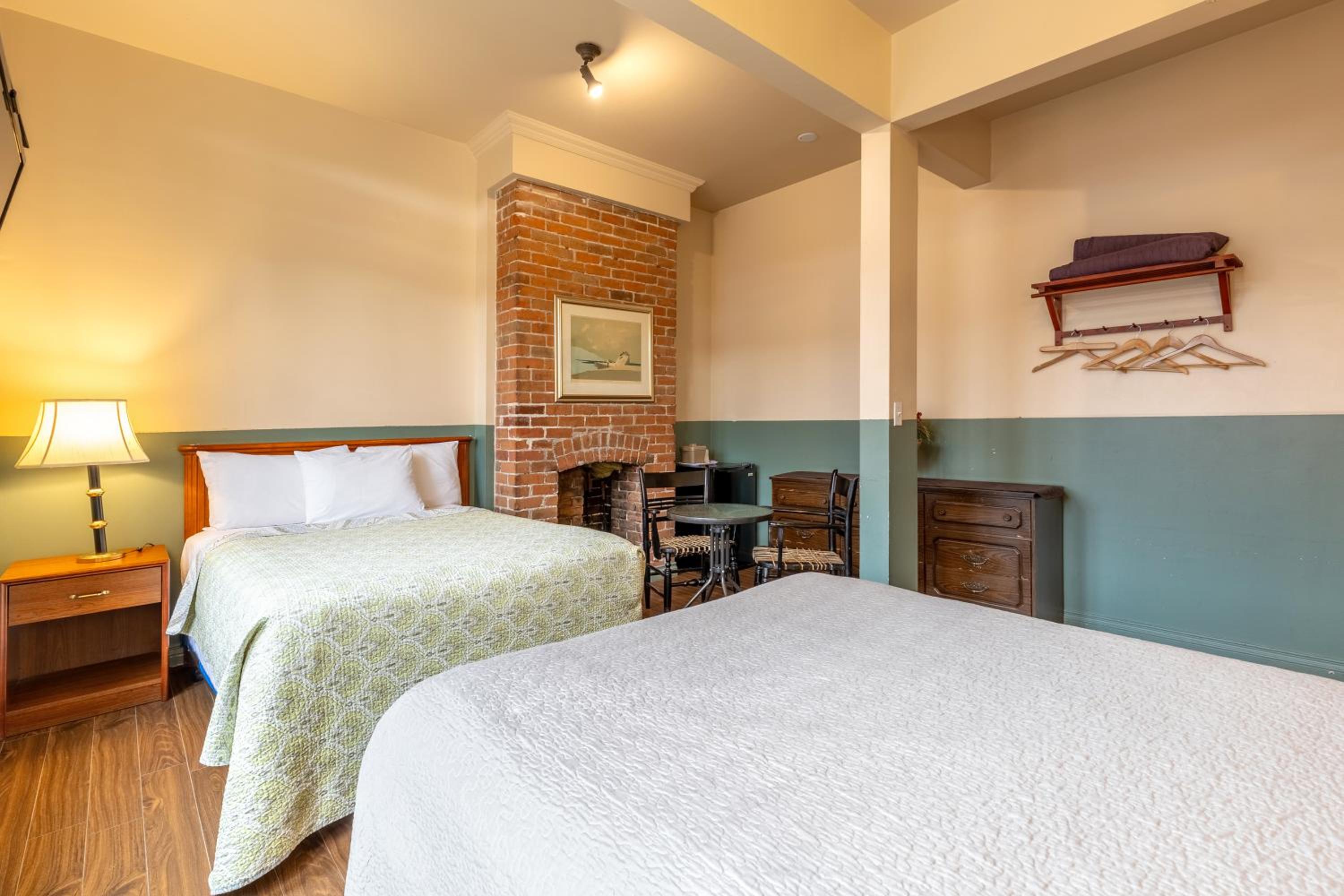 Family Room, 2 Double Beds - Photo 2