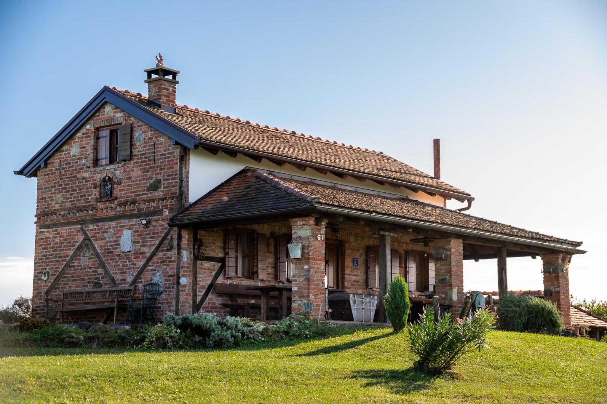 Villa photo 2