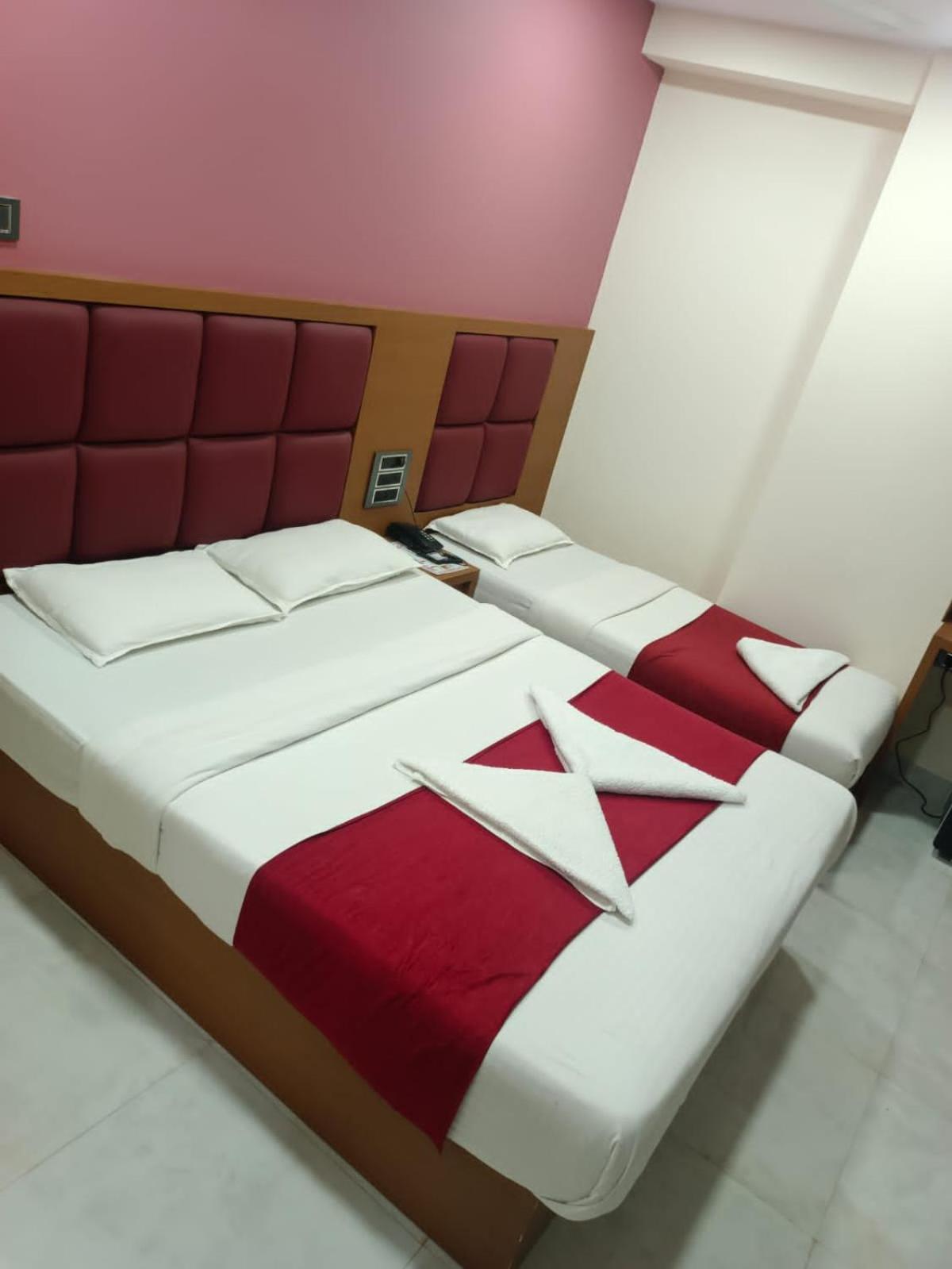 Deluxe Quadruple Room - Photo 9