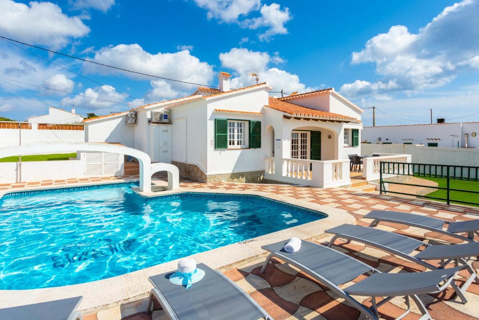 Villa de Cuatro Habitaciones