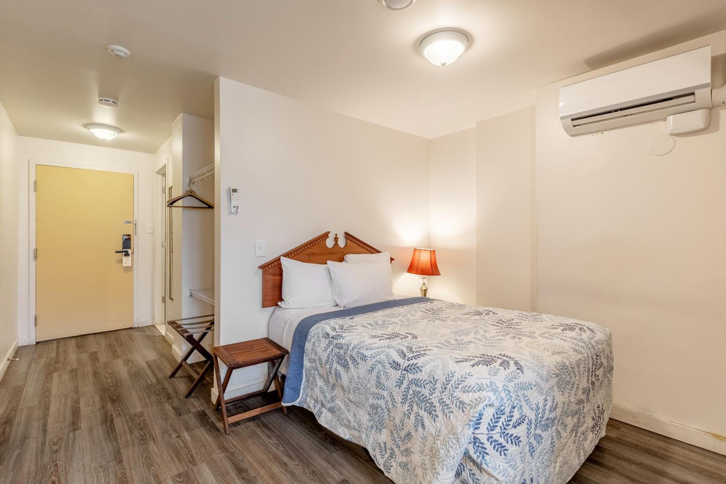 Comfort Room, 1 Double Bed - Photo 2