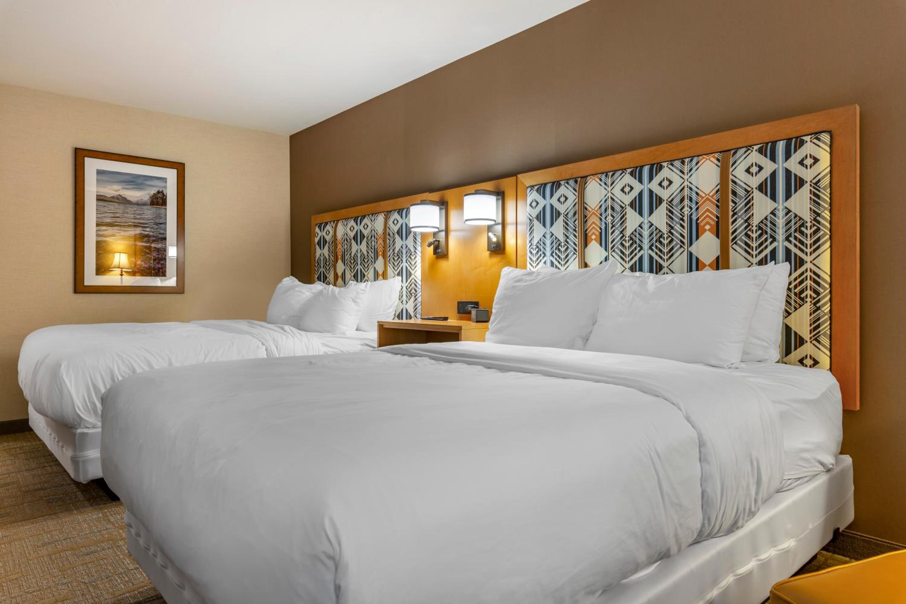 Standard Queen Room with Two Queen Beds - Non Smoking  - Photo 1