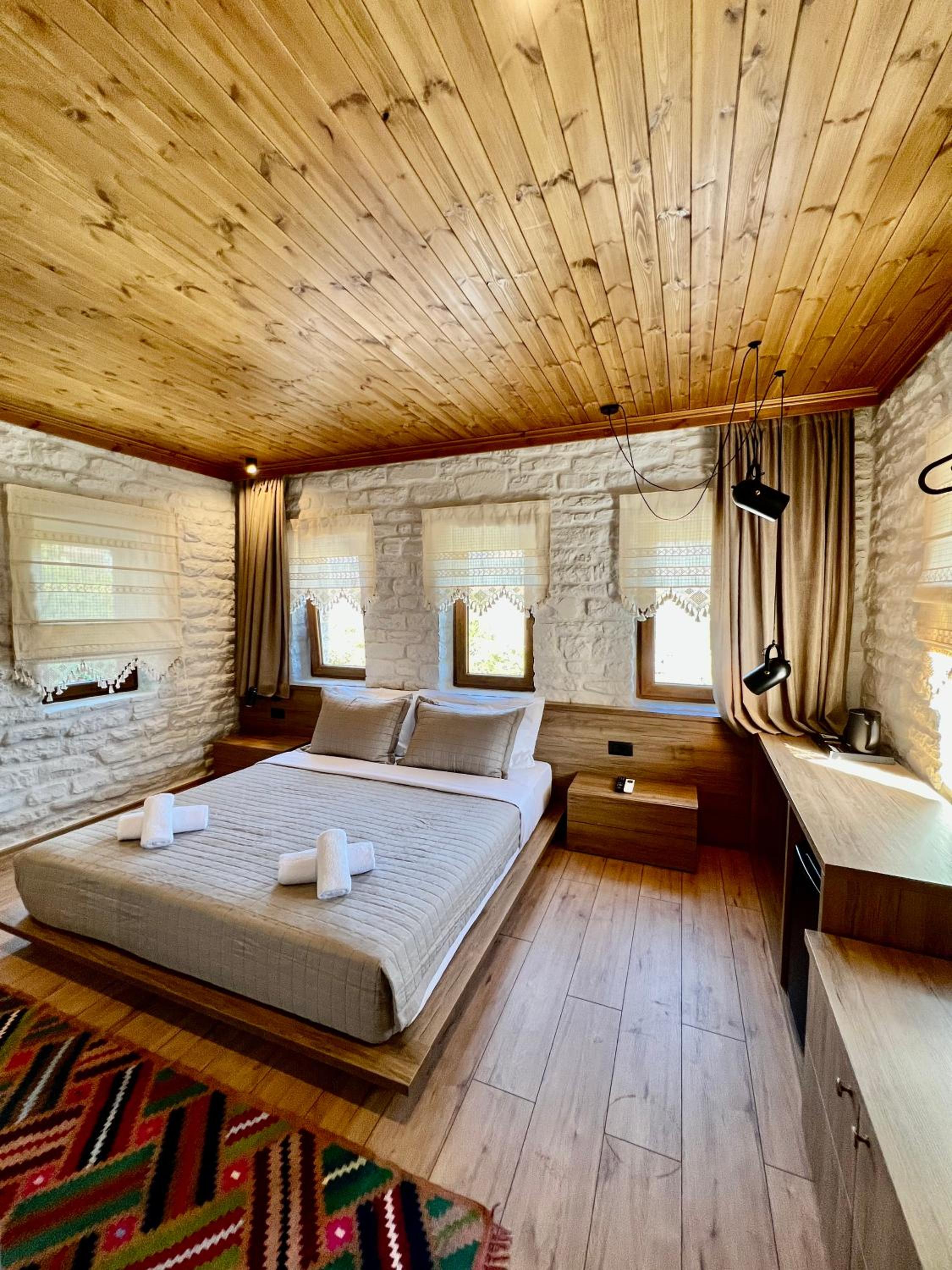 Deluxe Double or Twin Room photo 2