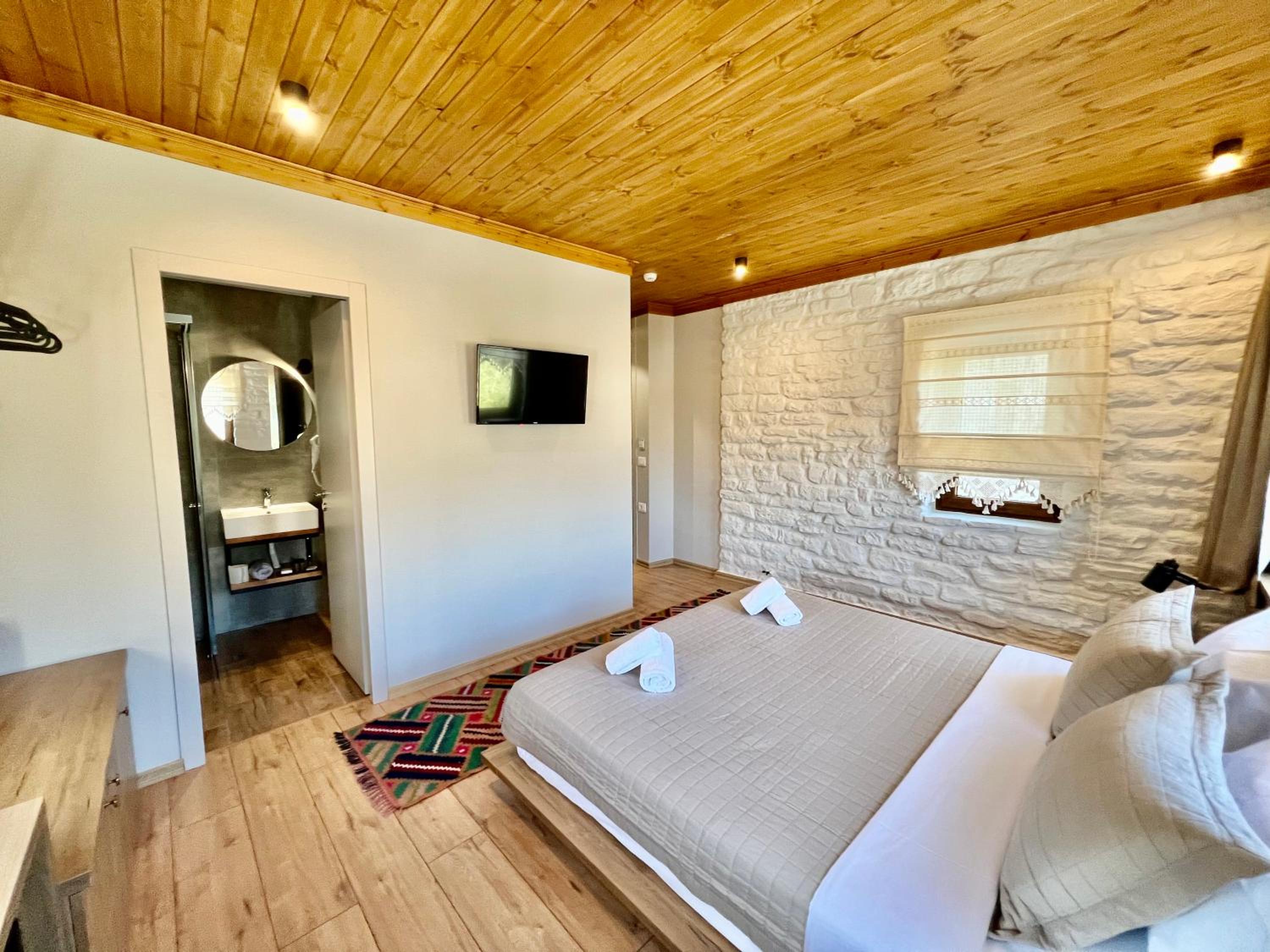 Deluxe Double or Twin Room photo 3