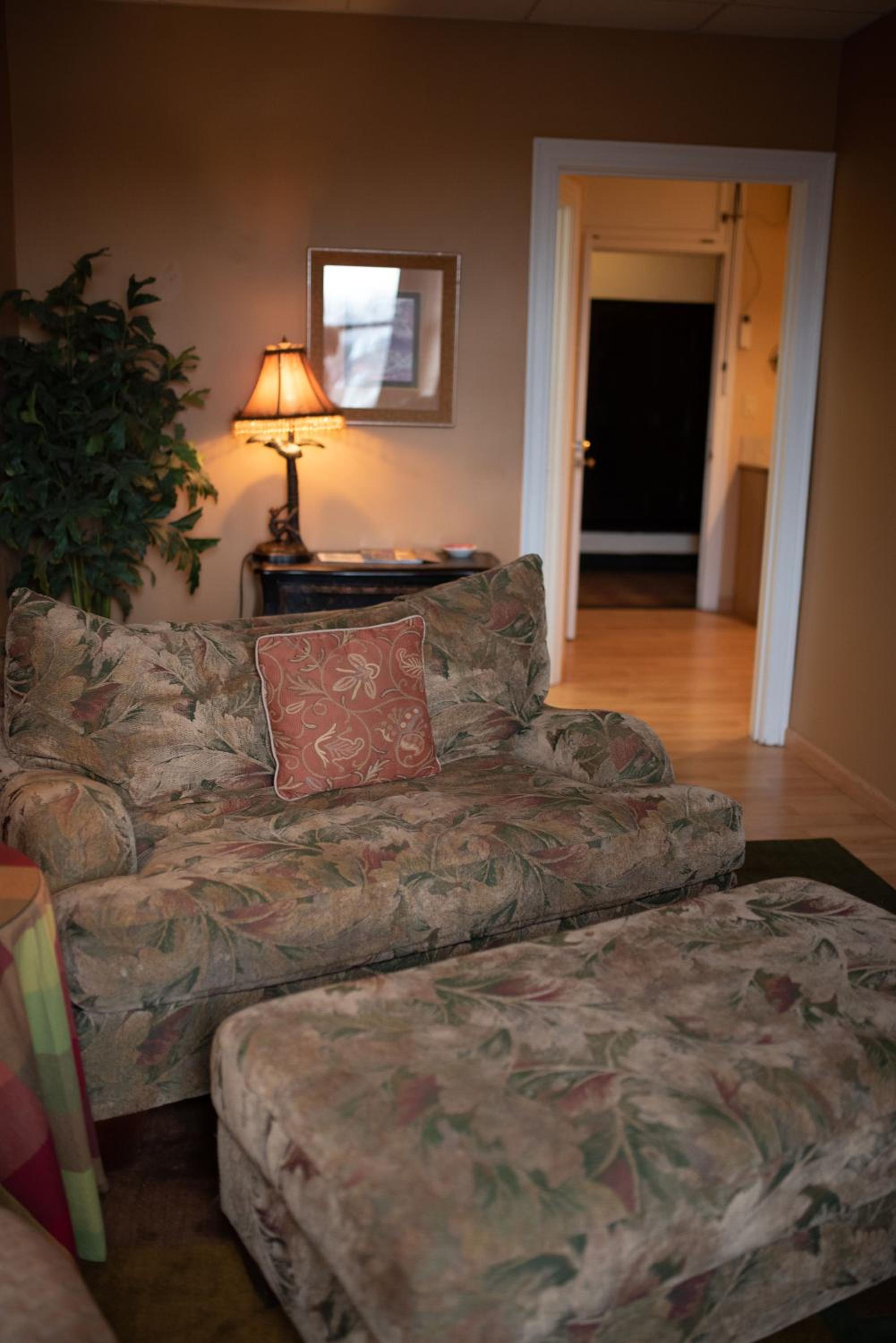 Queen Suite - Photo 7
