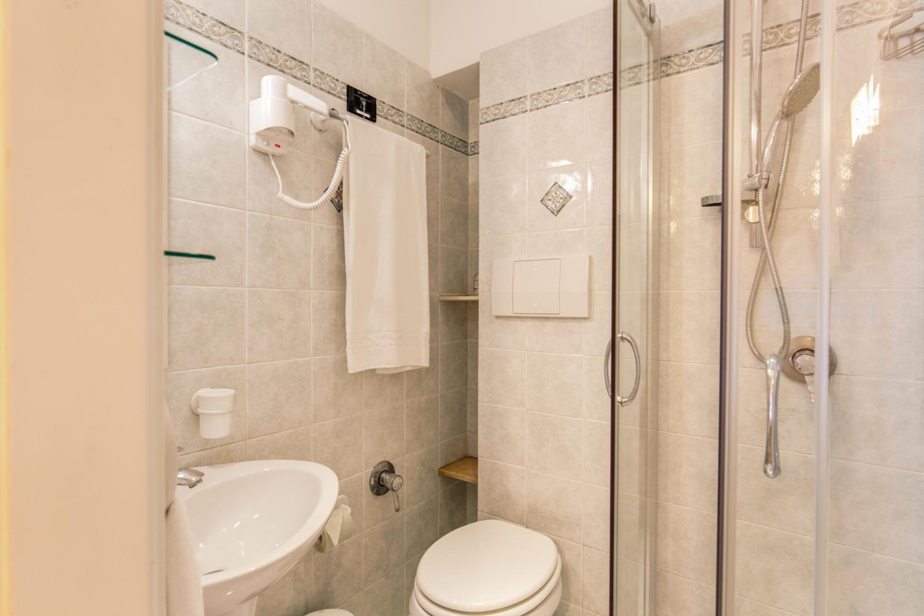Double or Twin Room photo 2
