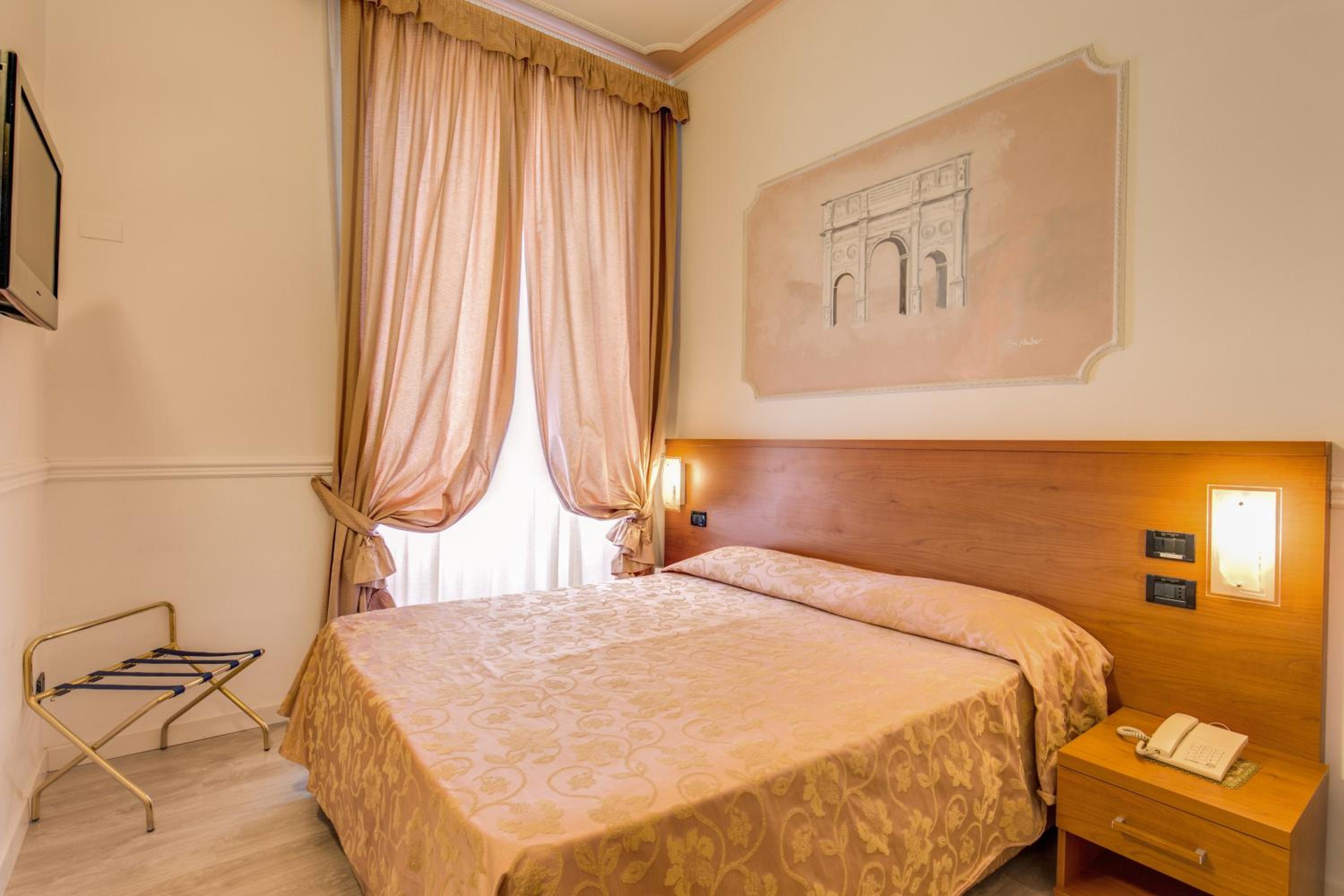 Double or Twin Room photo 3