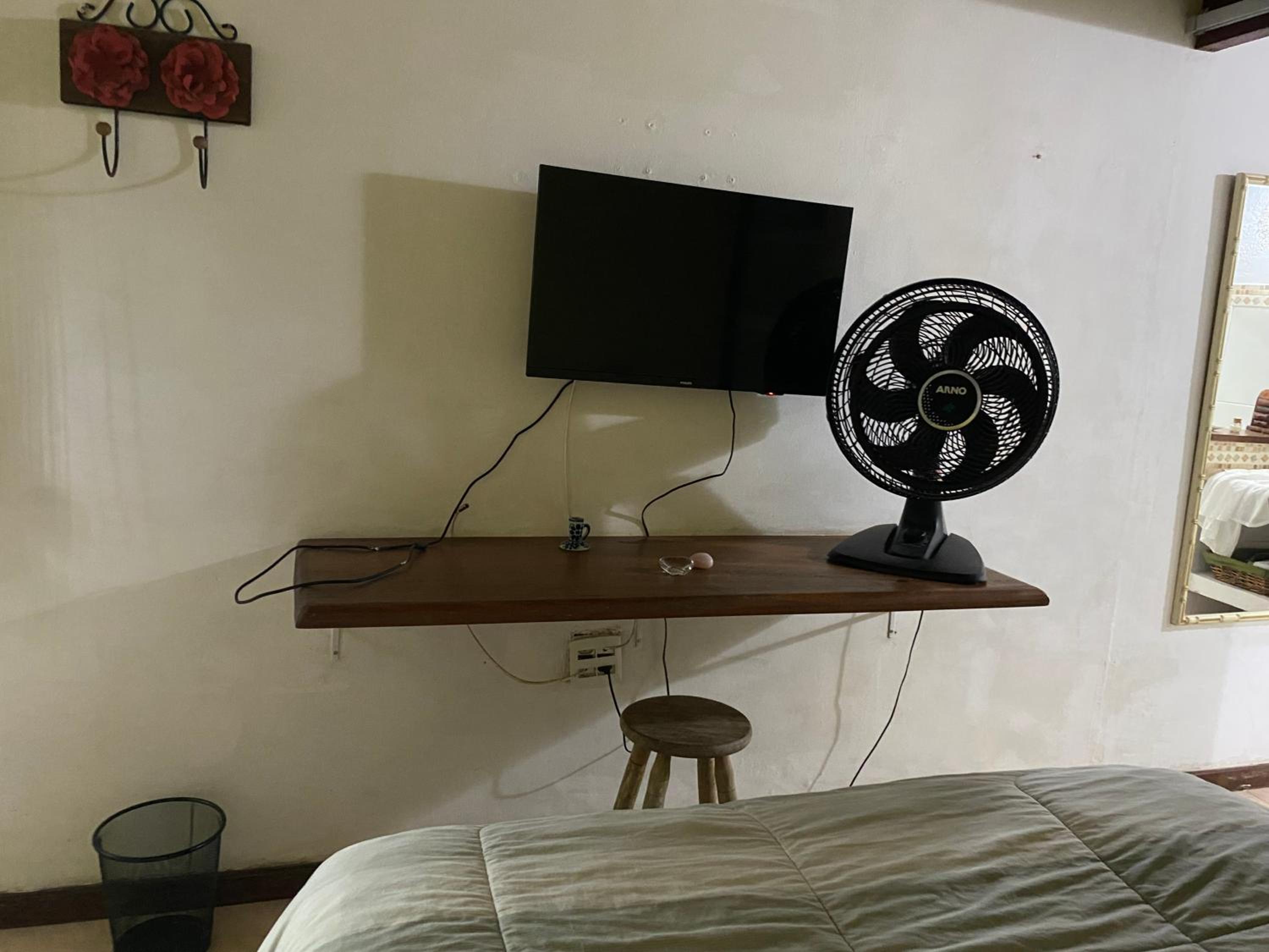 Deluxe Queen Suite - Photo 33