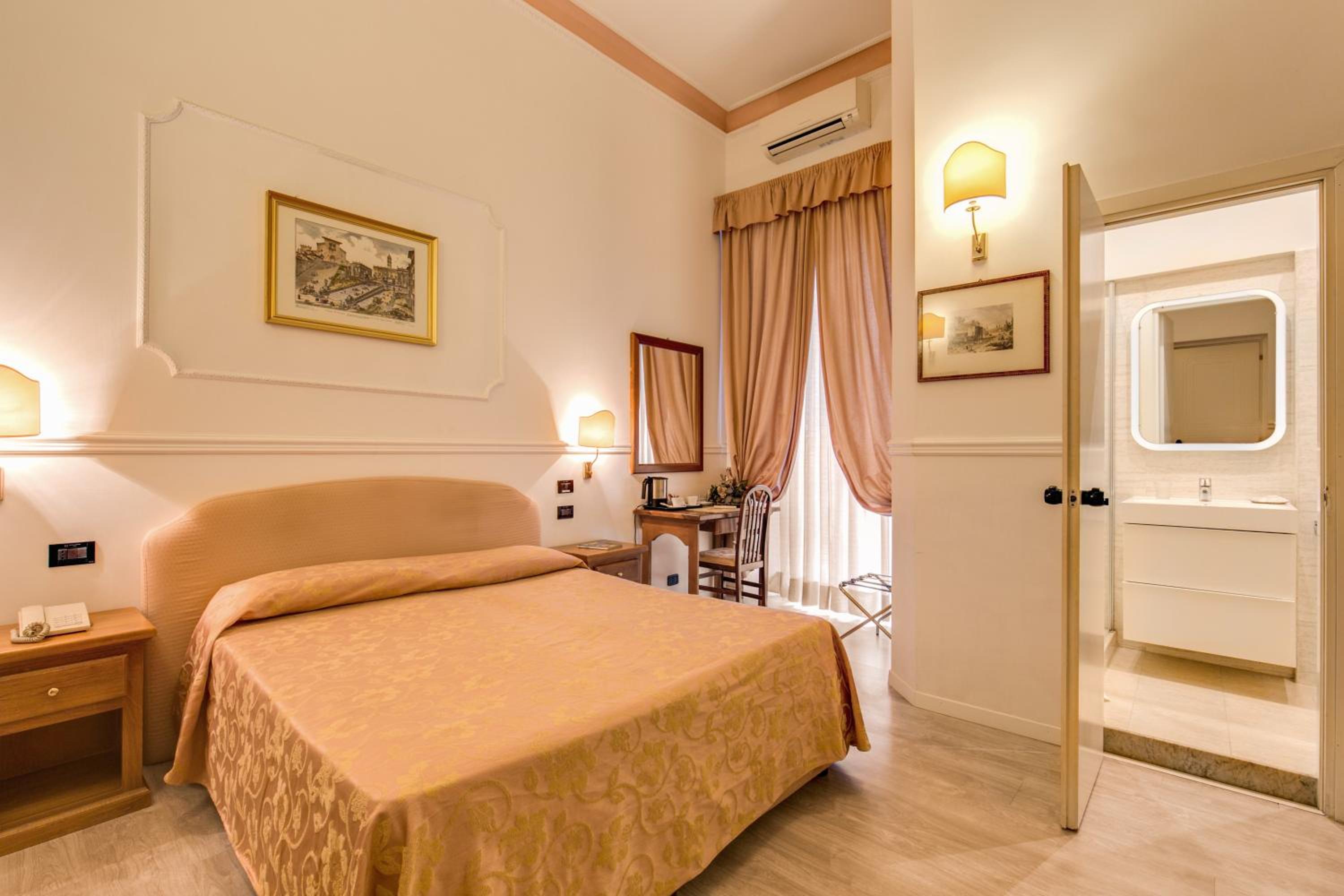 Double or Twin Room photo 1
