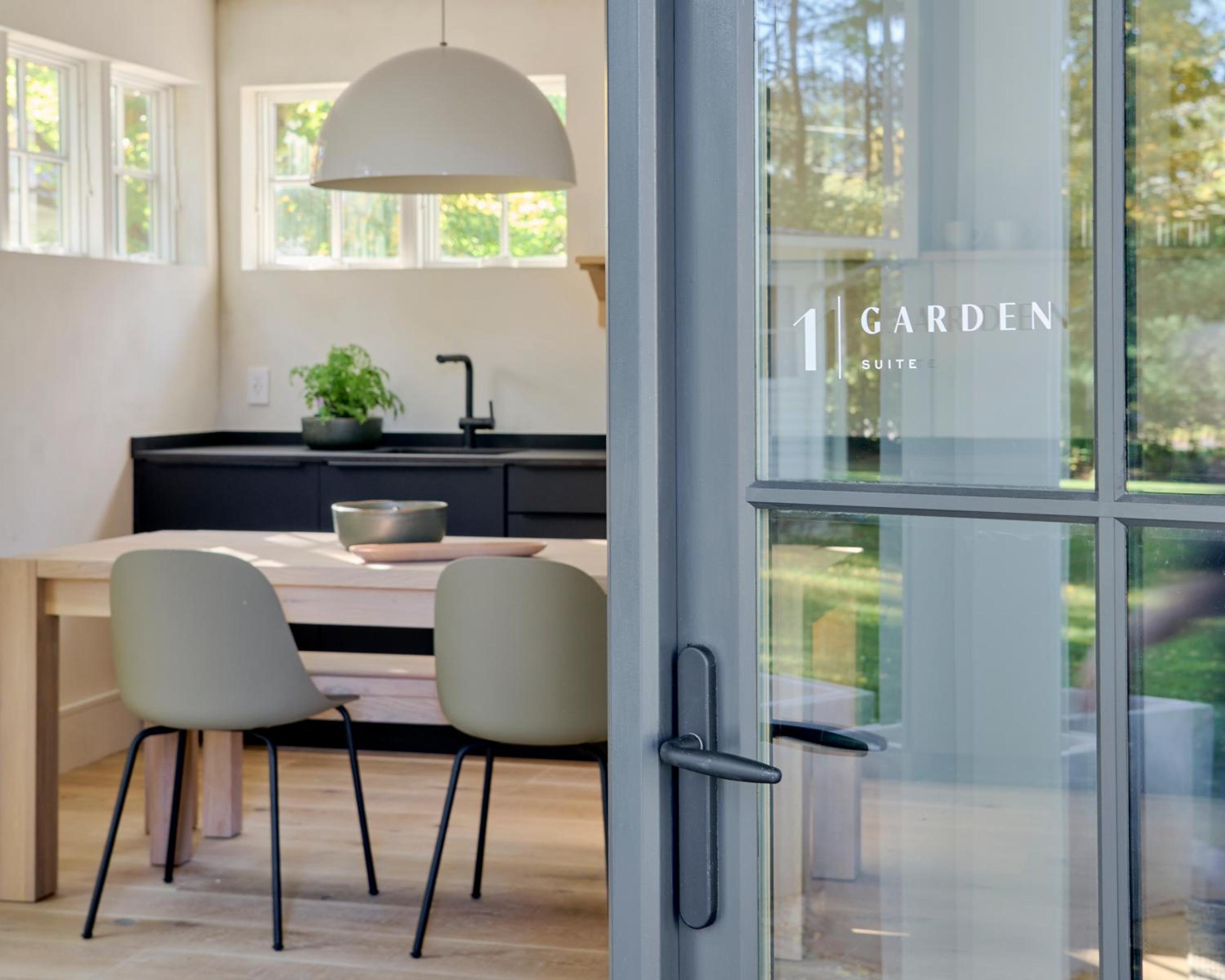 Apartment with Garden View - Photo 5