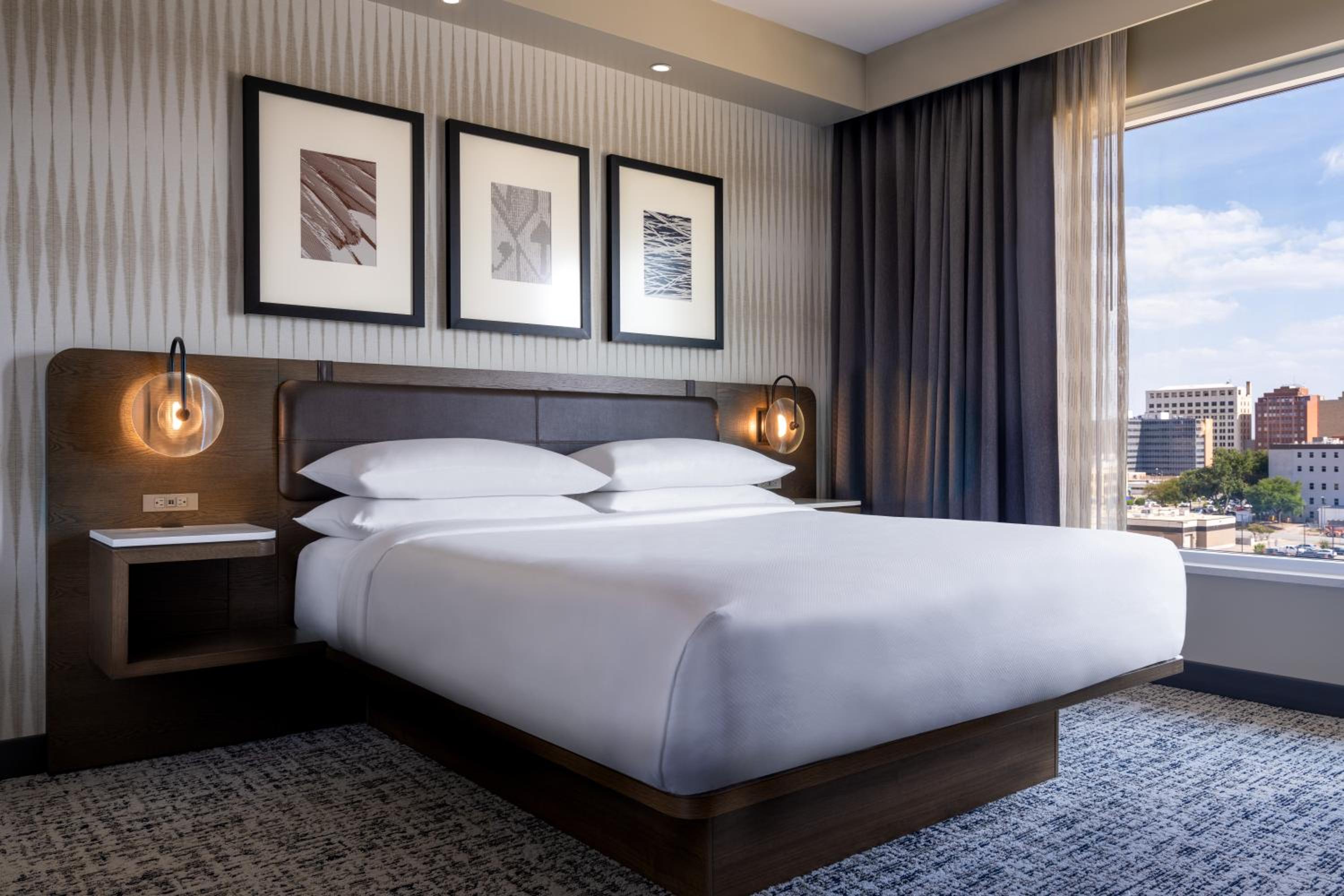 Standard King Room - Photo 2