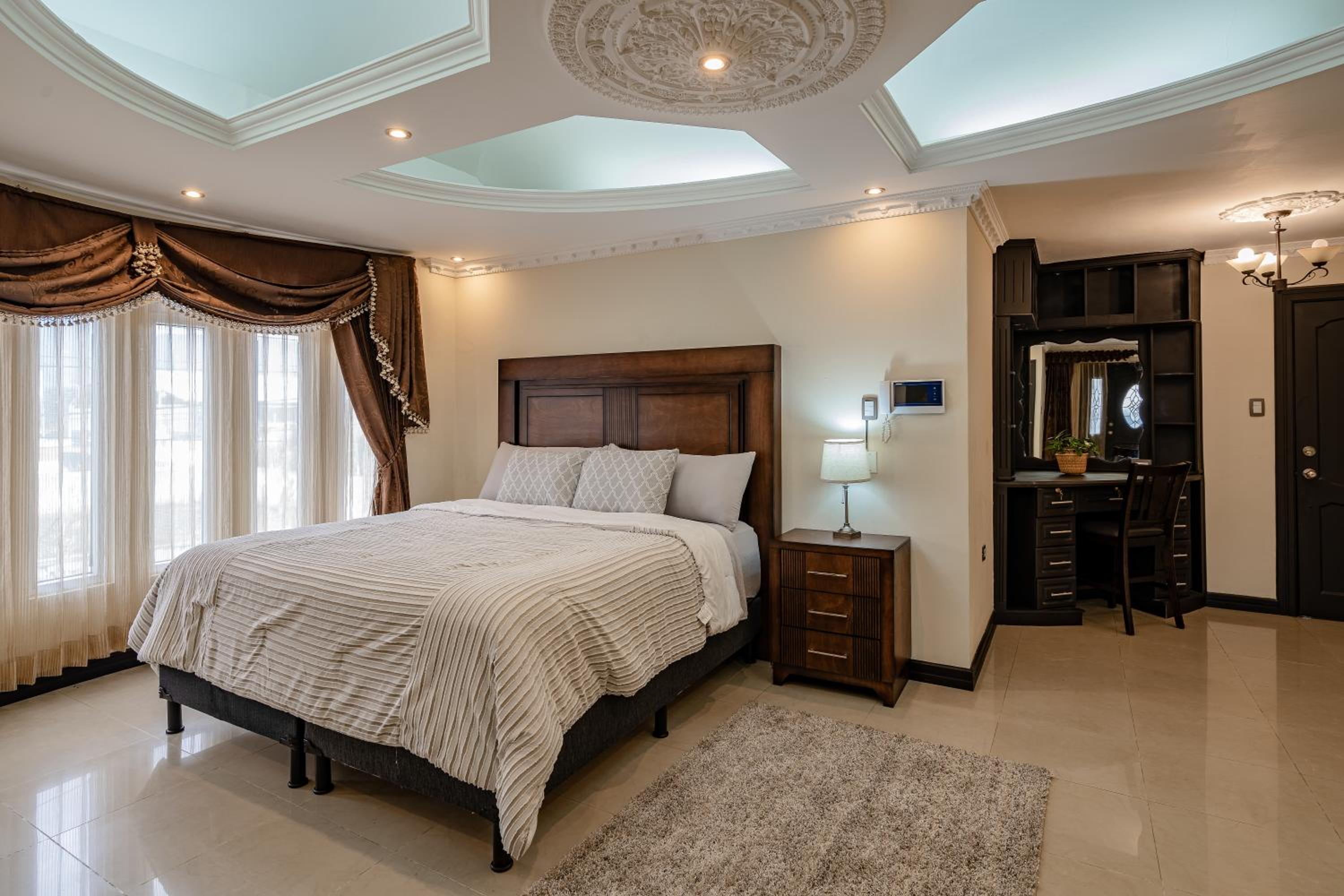 Four-Bedroom House photo 1