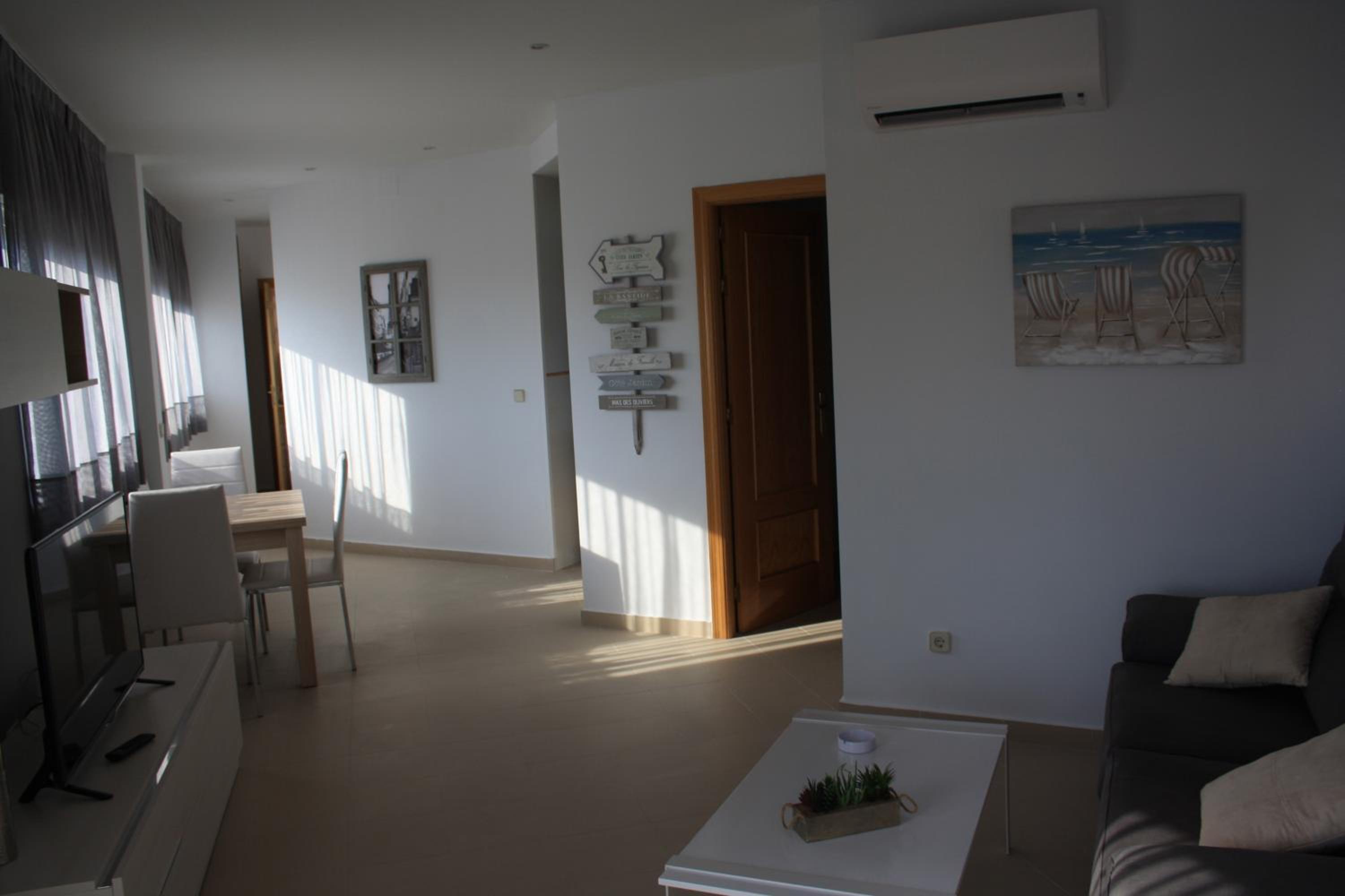Apartment with Terrace - Photo 15