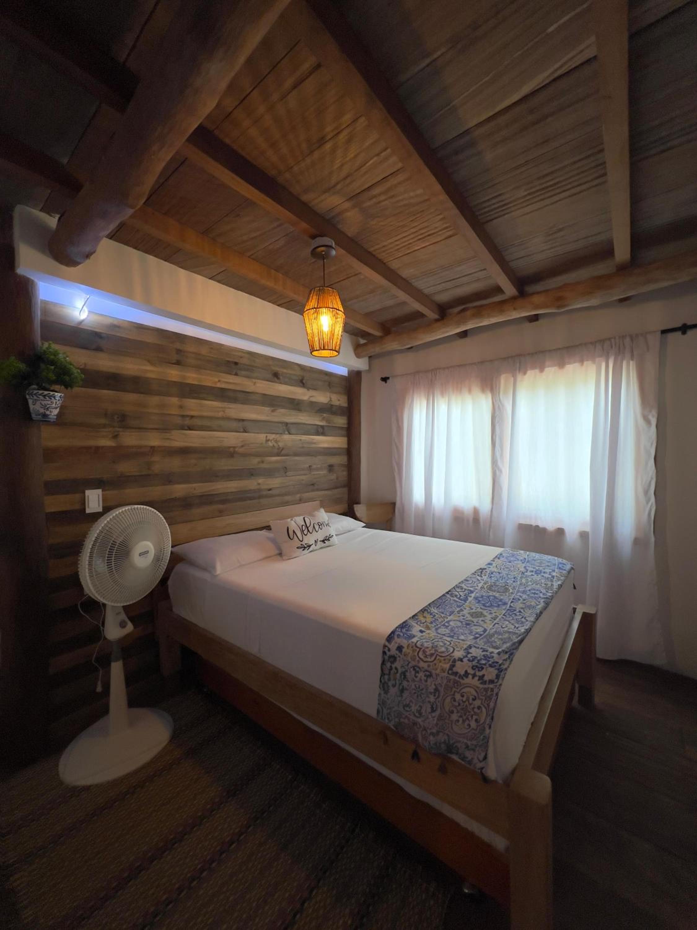 Deluxe Room (2 Adults + 1 Child)