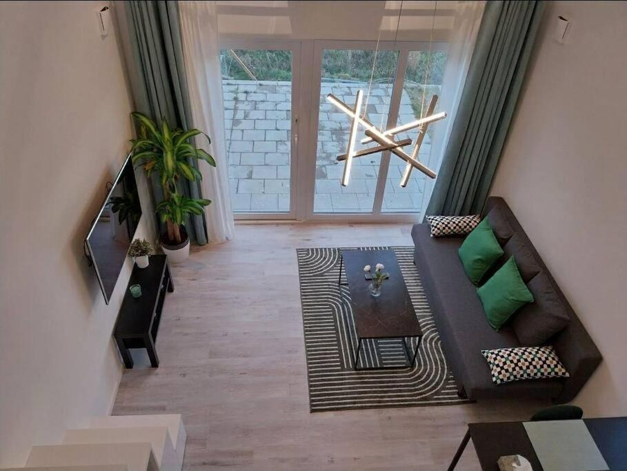 One-Bedroom Apartment photo 3
