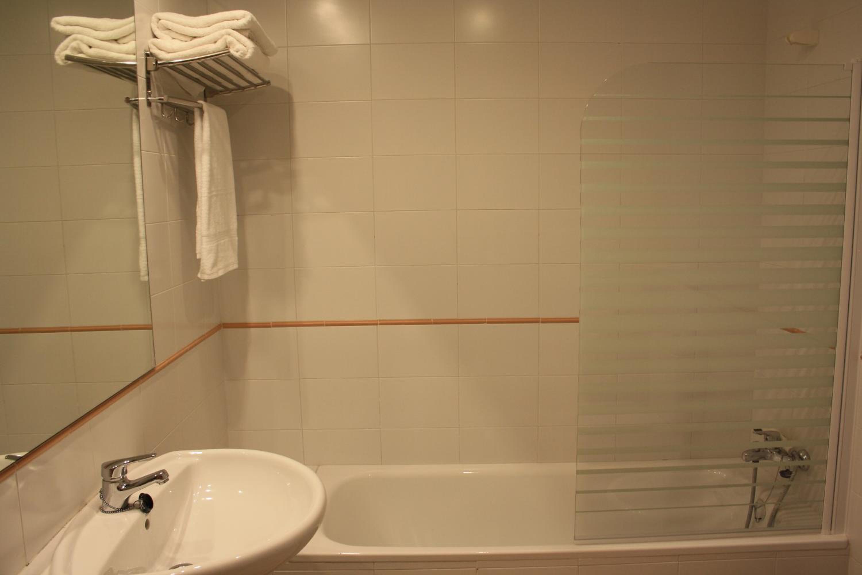 Two-Bedroom Apartment - Photo 9