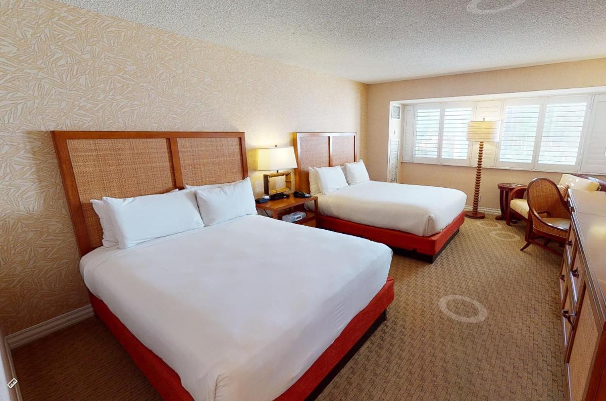 Queen Room with Two Queen Beds Deluxe photo 1