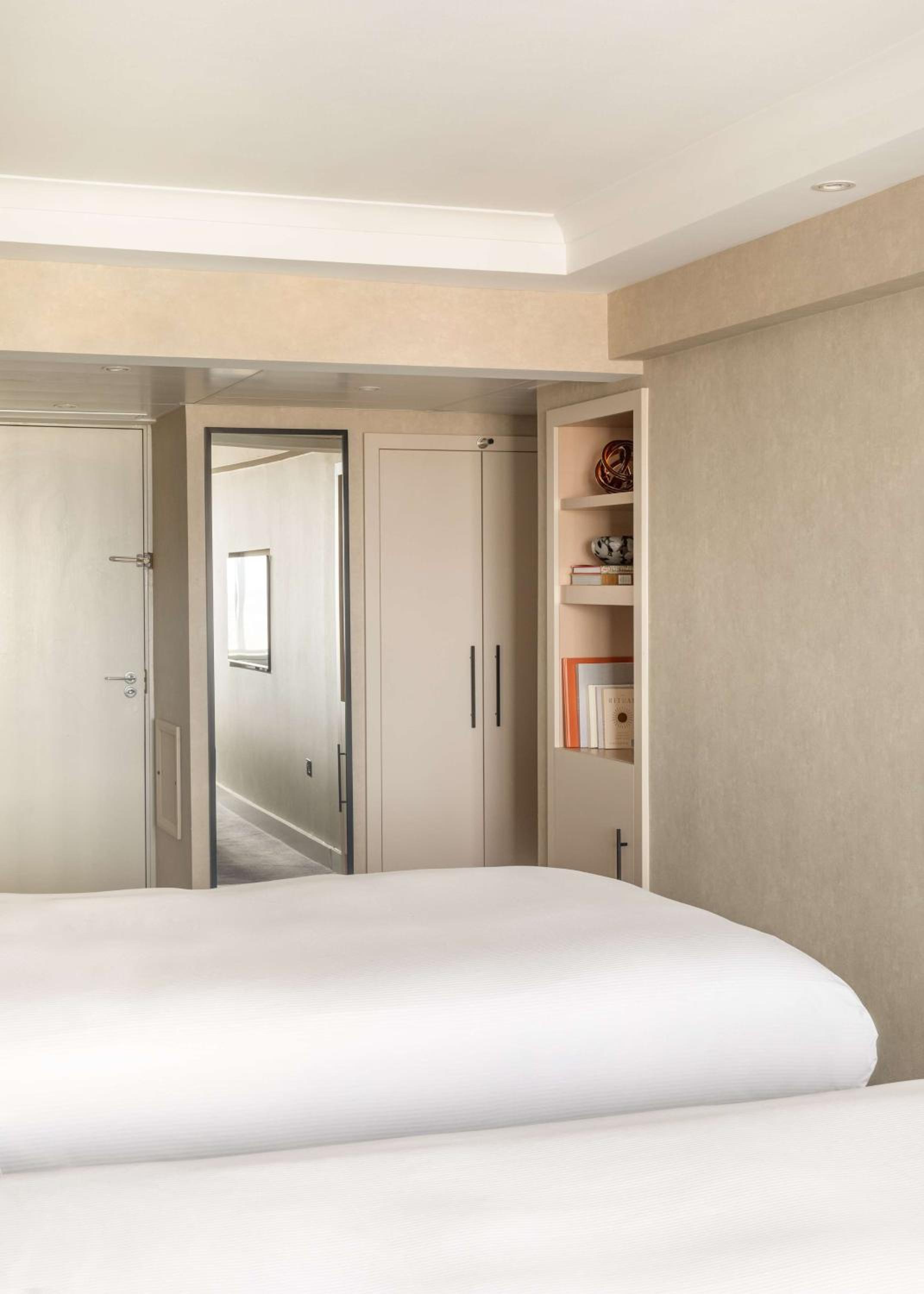 Connecting King and Twin Room