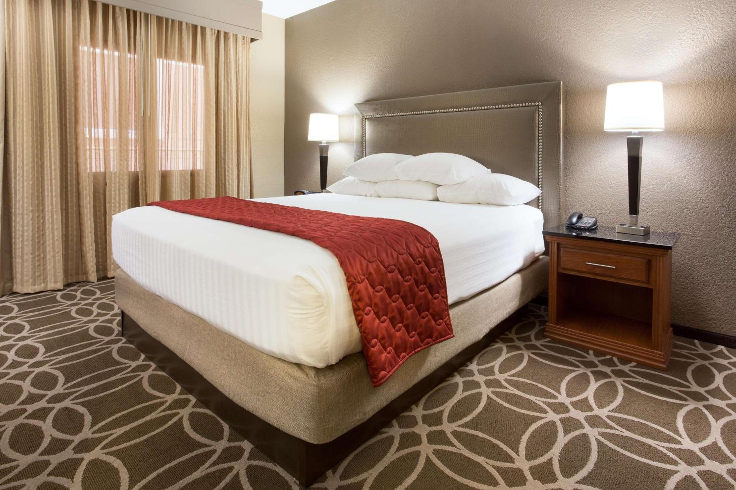 King Suite with Sofa Bed - Photo 3